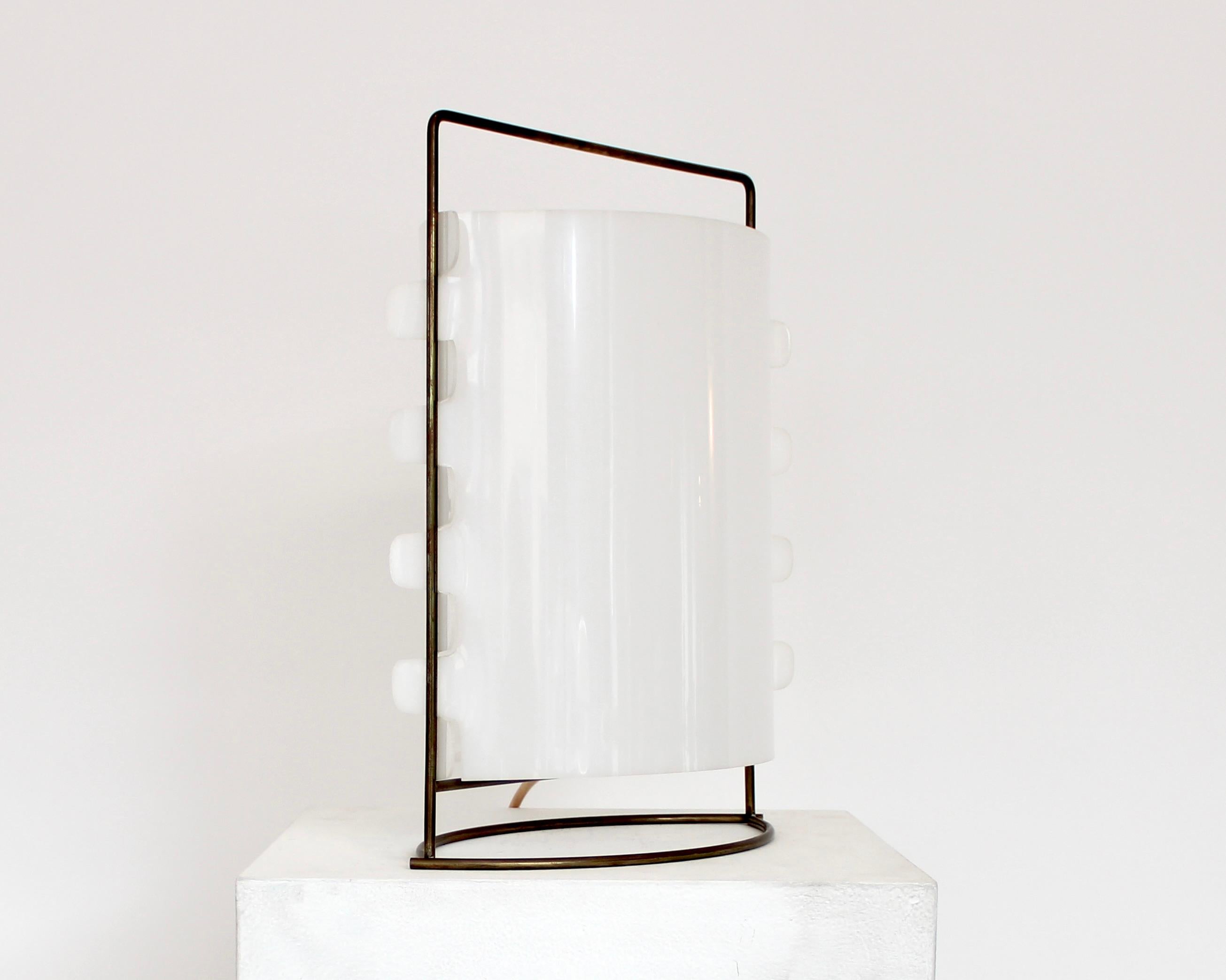 Joseph Andre Motte M5 Model Tischlampe Entworfen c1958 Herausgegeben von Disderot (Mitte des 20. Jahrhunderts) im Angebot