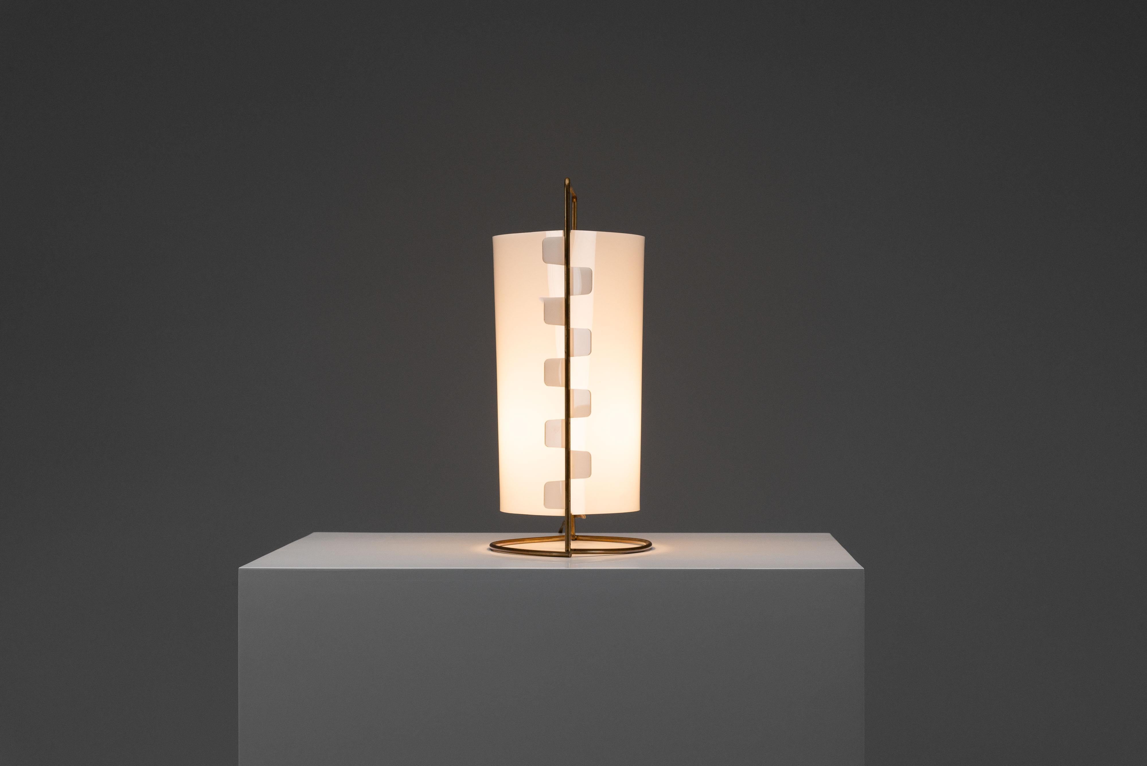 Joseph-André Motte Lámpara de mesa M5 Disderot Francia 1960 en venta 3