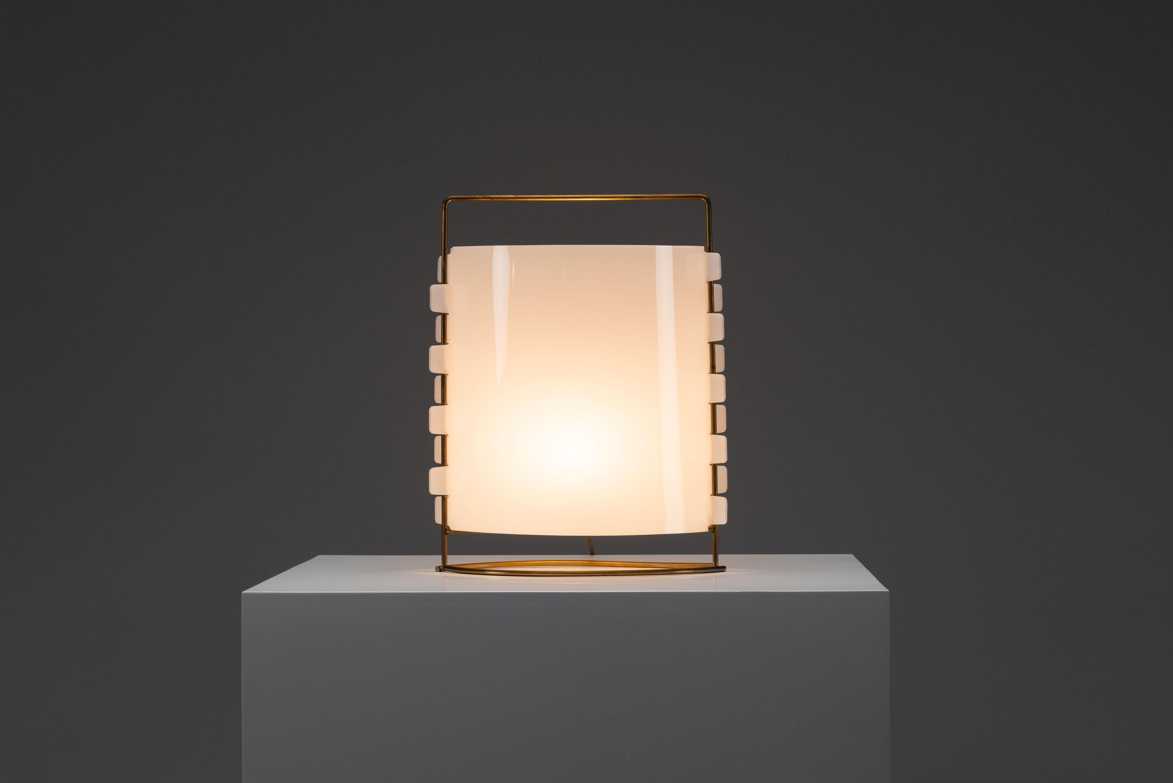 Joseph-André Motte Lámpara de mesa M5 Disderot Francia 1960 en venta 4