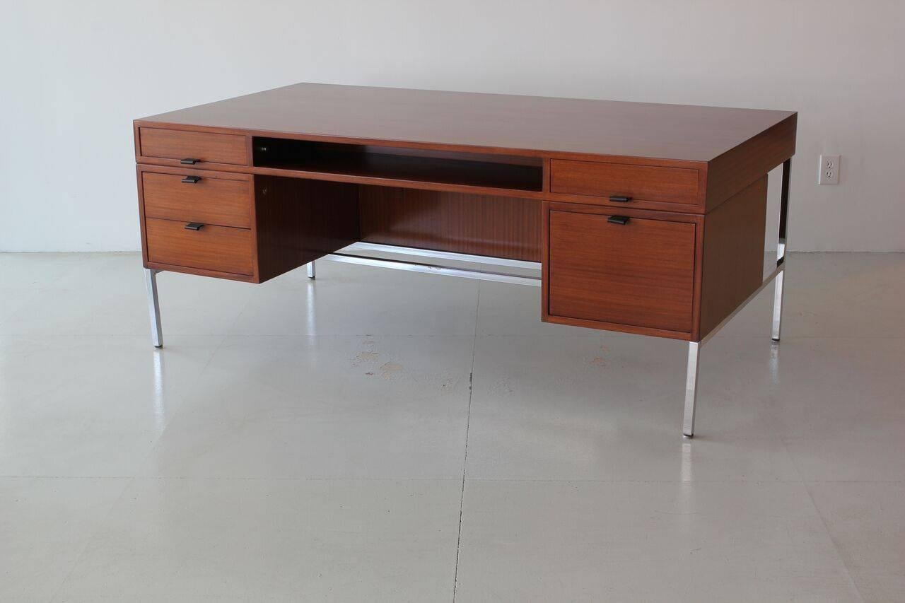 Joseph Andre Motte Presidential Desk In Good Condition In Beverly Hills, CA