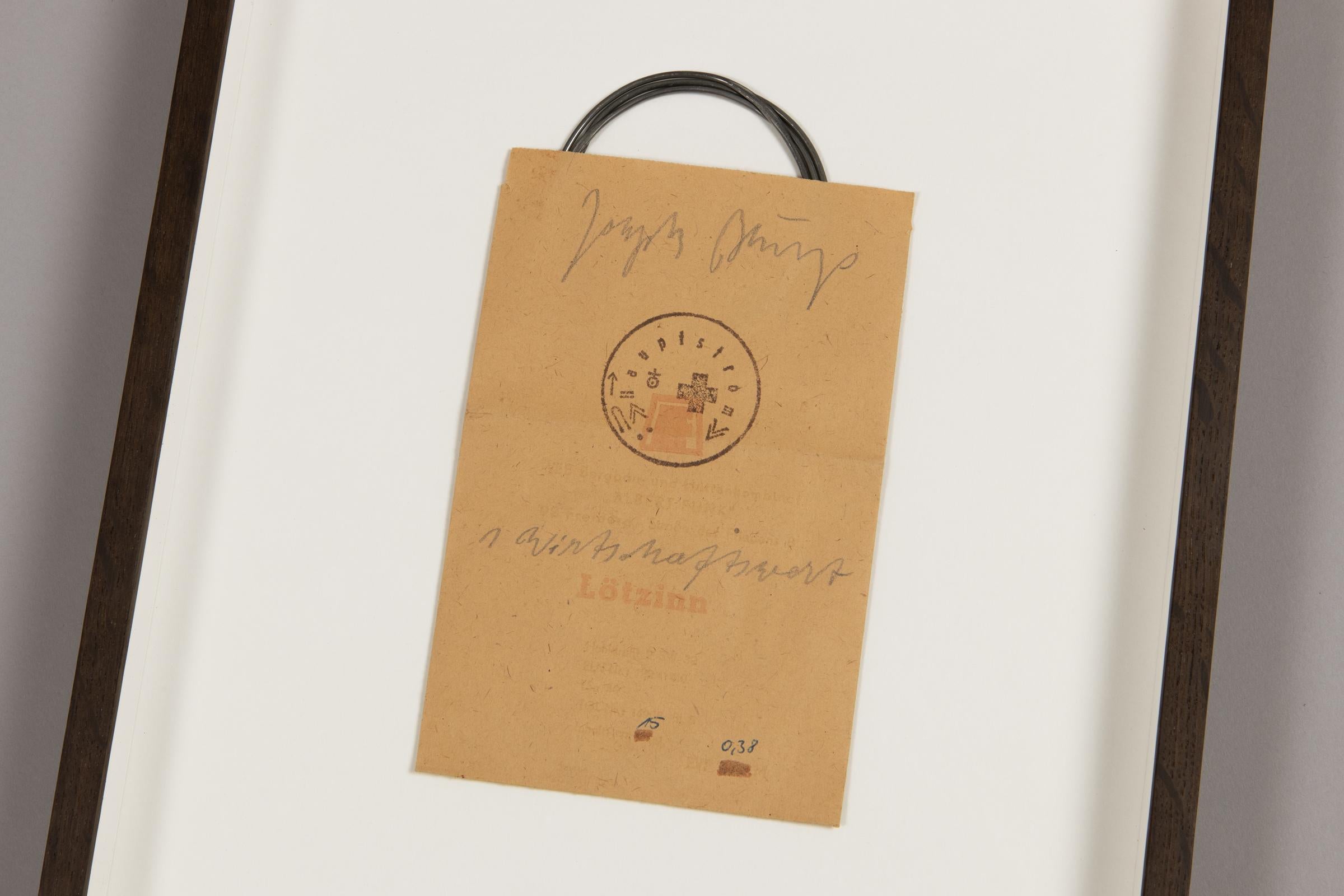 Joseph Beuys, 1 Wirtschaftswert (Lötzinn) - Readymade signé de 1977 en vente 2