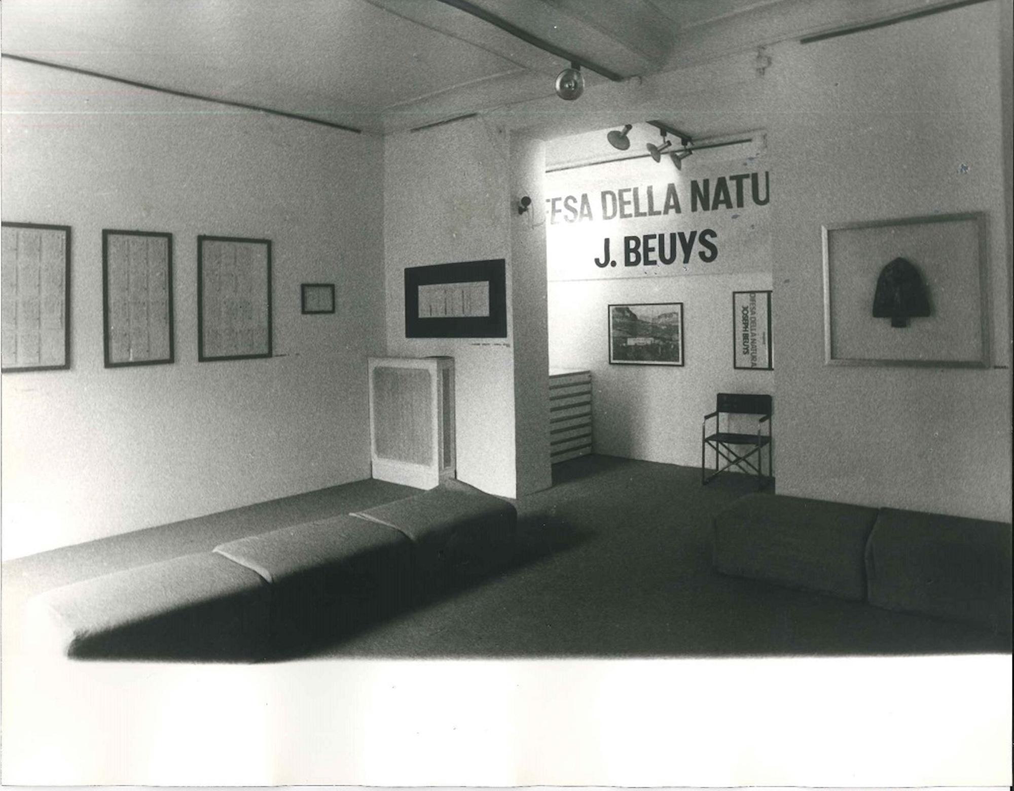 Joseph Beuys Black and White Photograph - Beuys' Exhibition - Original Vintage Photo by Ruby Durini - 1084 ca.