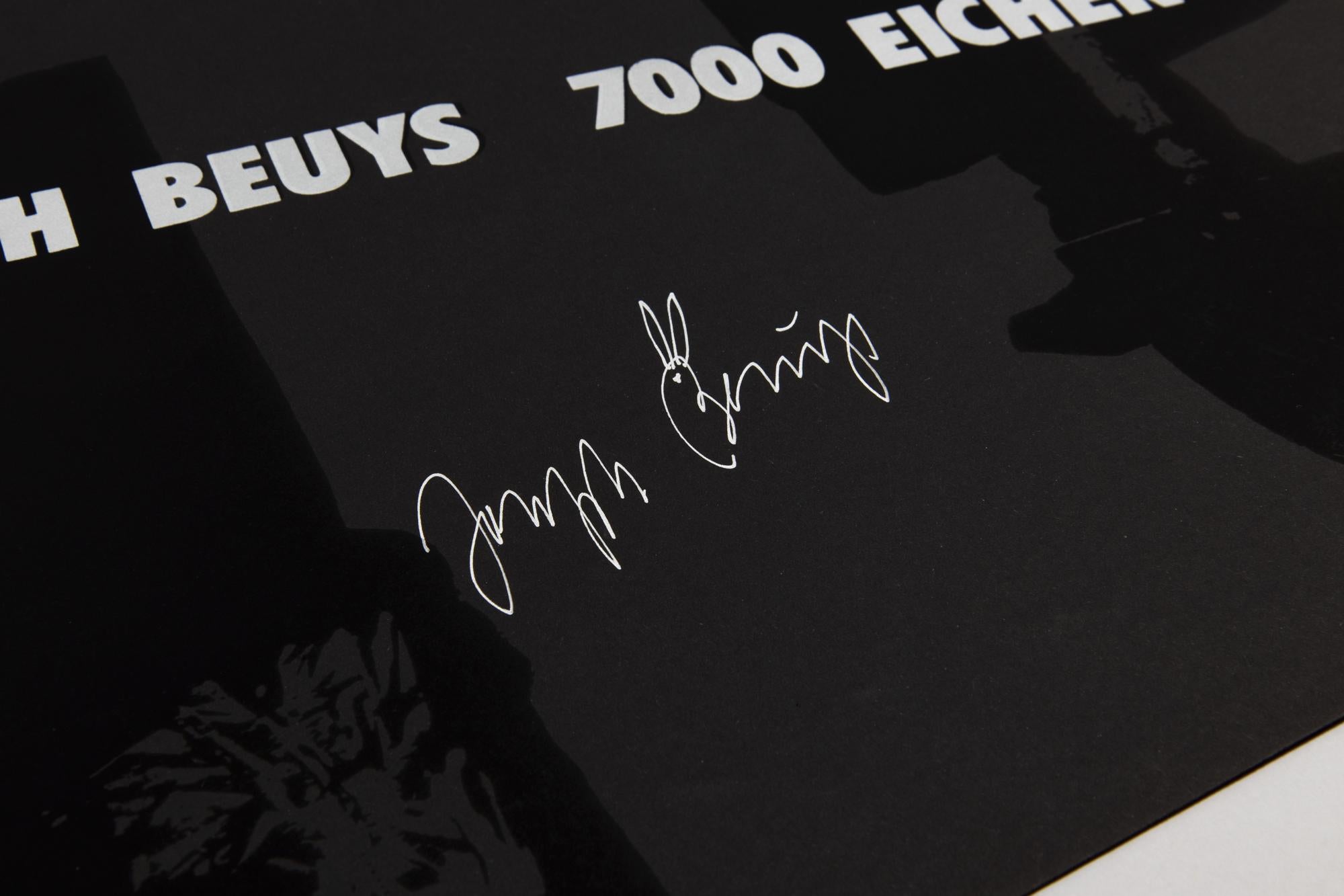 Joseph Beuys, FIU Joseph Beuys, 7000 Eichen, signierter Siebdruck aus dem Jahr 1982 im Angebot 2