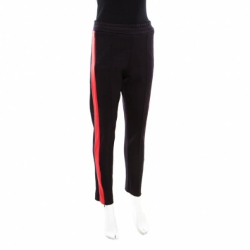 Ajoutez ce pantalon en jersey Scuba super élégant de Joseph Jug à votre garde-robe pour une touche de fraîcheur. Optez pour une métamorphose revitalisante avec ce pantalon en tissu mélangé brillant. Rendez chaque moment plus élégant et satisfaisant