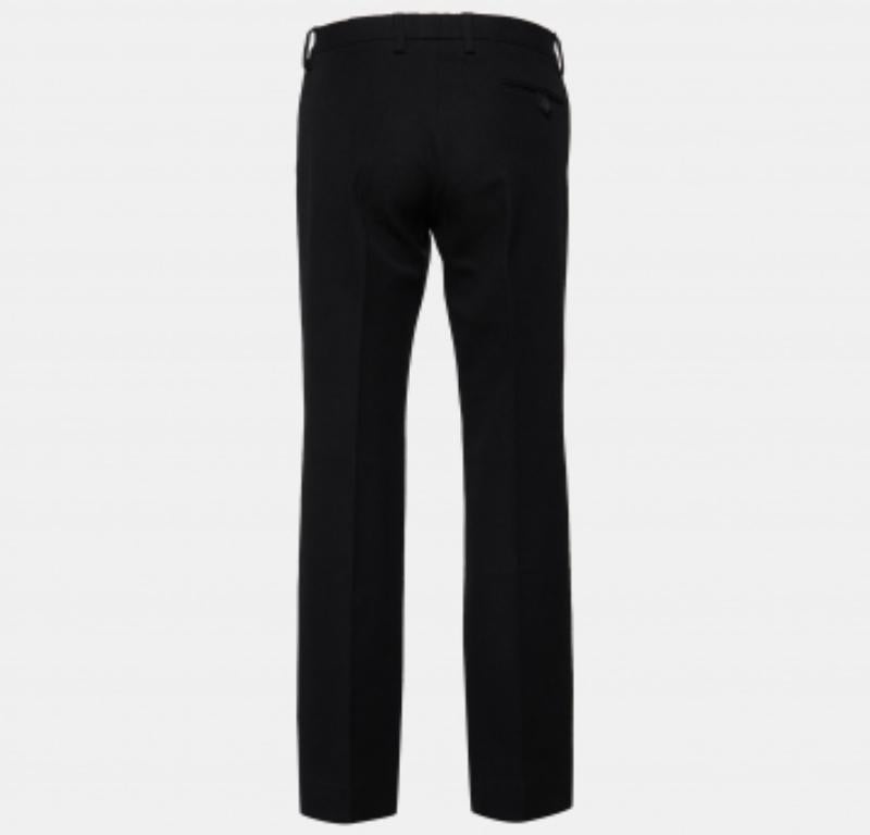Unos pantalones impecablemente confeccionados son un básico en un armario bien guardado. Estos pantalones de diseño están finamente cosidos para proporcionarte el aspecto deseado y comodidad durante todo el día.