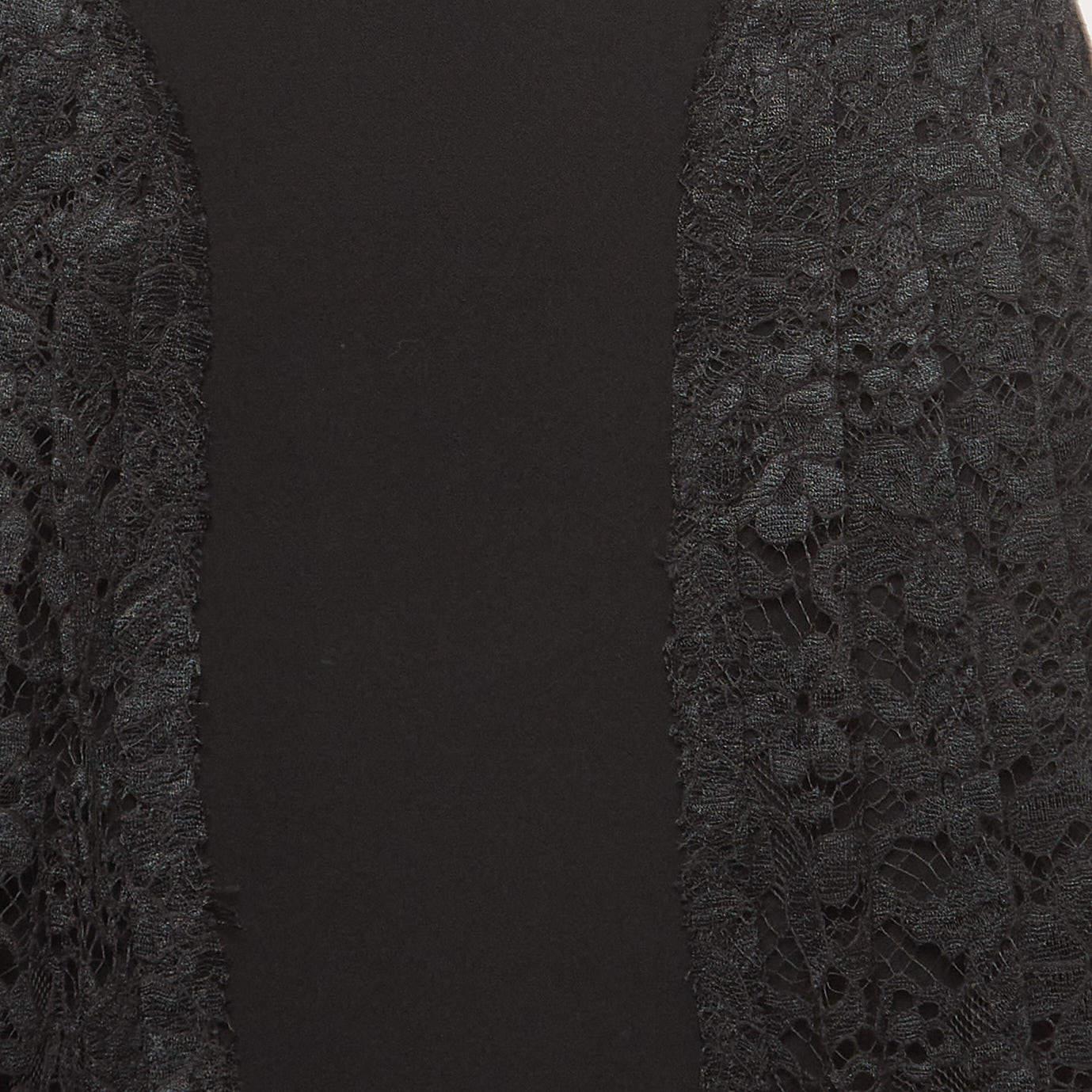 Joseph Black Lace and Stretch Crepe Pleated Courtney Skirt S In Good Condition For Sale In Dubai, Al Qouz 2
