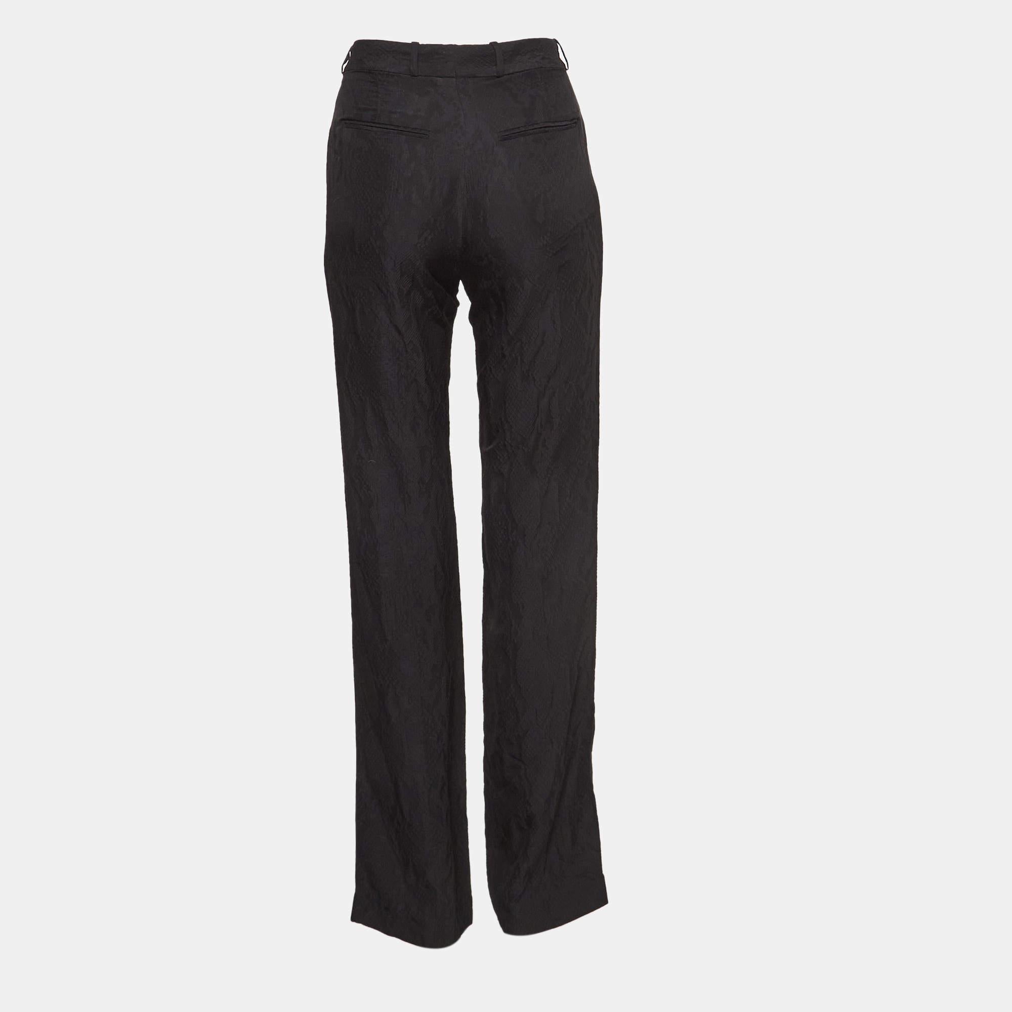 Un pantalon impeccablement taillé est un élément essentiel d'une garde-robe bien garnie. Ce pantalon de créateur est finement cousu pour vous donner l'allure souhaitée et un confort tout au long de la journée.