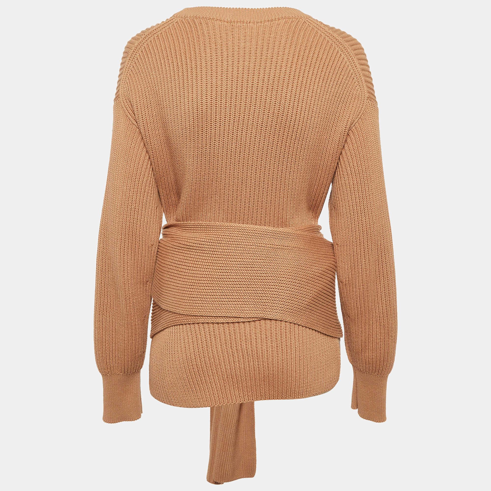 A winter outing without a sweater is next to impossible. Thankfully a stylish sweater like this will always enrich your outfit effortlessly. Designed with quality fabrics this sweater is both snug and stylish.
