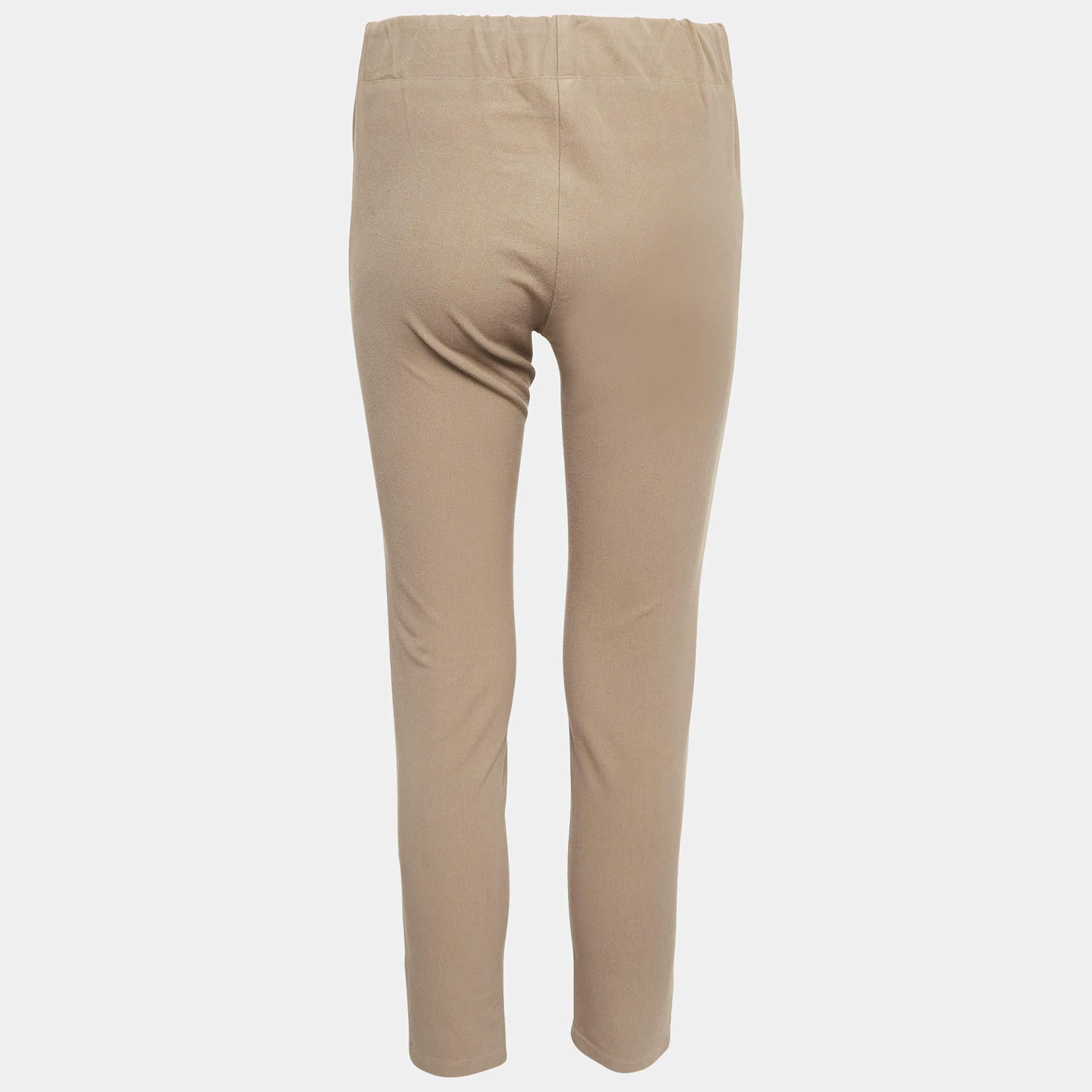 For your workout sessions lounging around or just running errands these leggings will come in handy multiple times. They are made from quality materials and have a good fit.