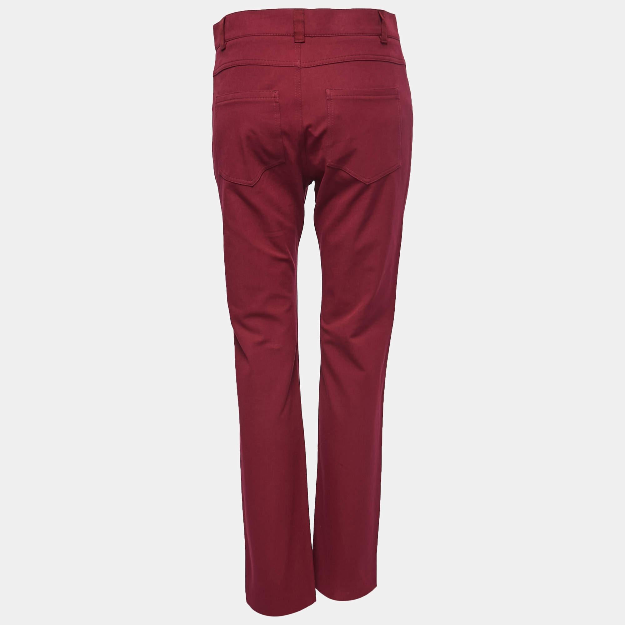 Pick these jeans from Joseph and feel absolutely stylish. They have been skillfully stitched using high quality fabric and flaunt a superb fit. Pair these jeans with your favorite sneakers as you head out for the day.