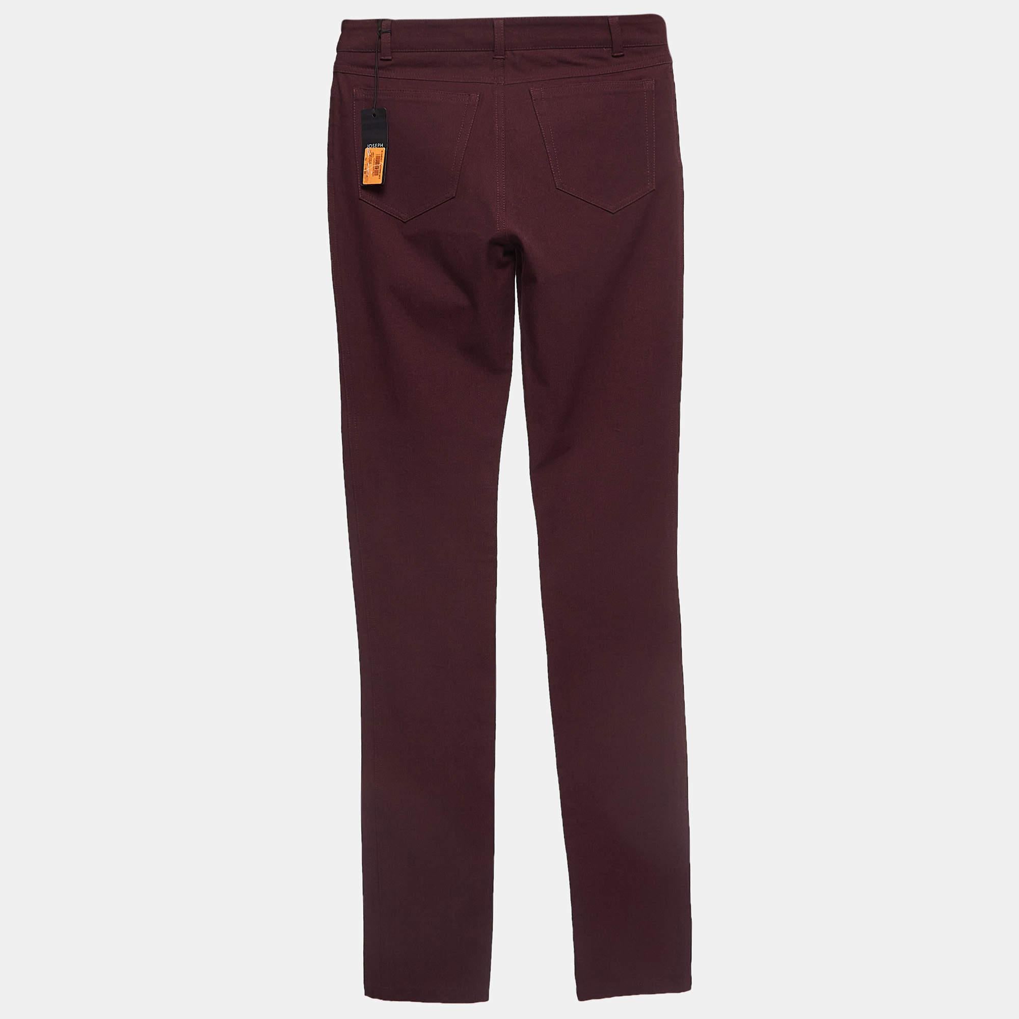 A good pair of jeans always makes the closet complete. This pair of jeans is tailored with such skill and style that it will be your favorite in no time. It will give you a comfortable, stylish fit.  