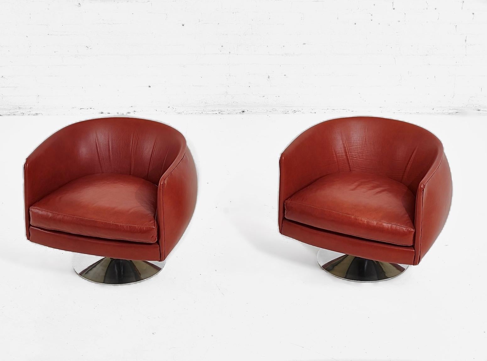 Joseph D'Urso Pair Leather Swivel Lounge Chairs, Knoll, 1980 In Good Condition In Chicago, IL