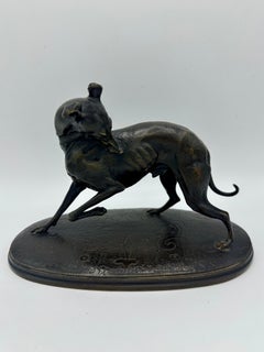 Bronze animalier français du 19e siècle représentant un lévrier 