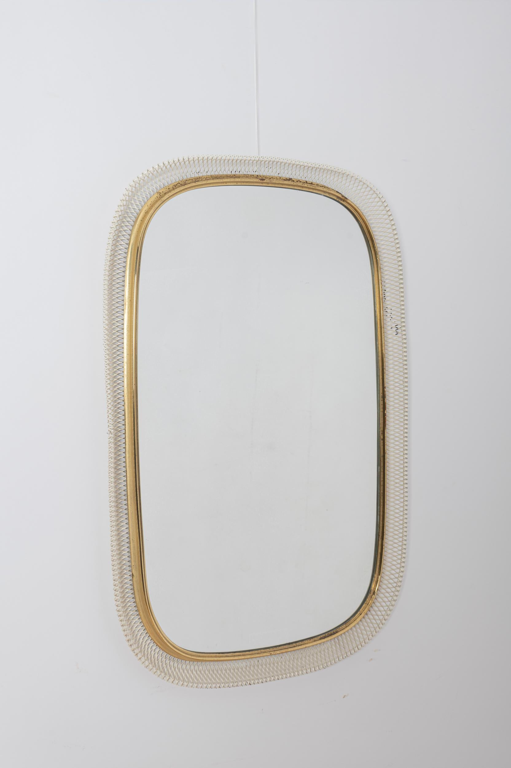 Suédois Miroir suédois de style Joseph Frank, vers 1960 en vente
