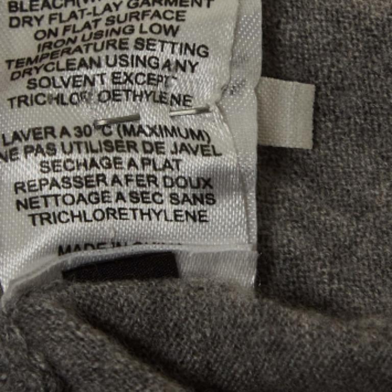 Joseph Cardigan asimmetrico a coste in lana merinos grigio S In condizioni buone in vendita a Dubai, Al Qouz 2