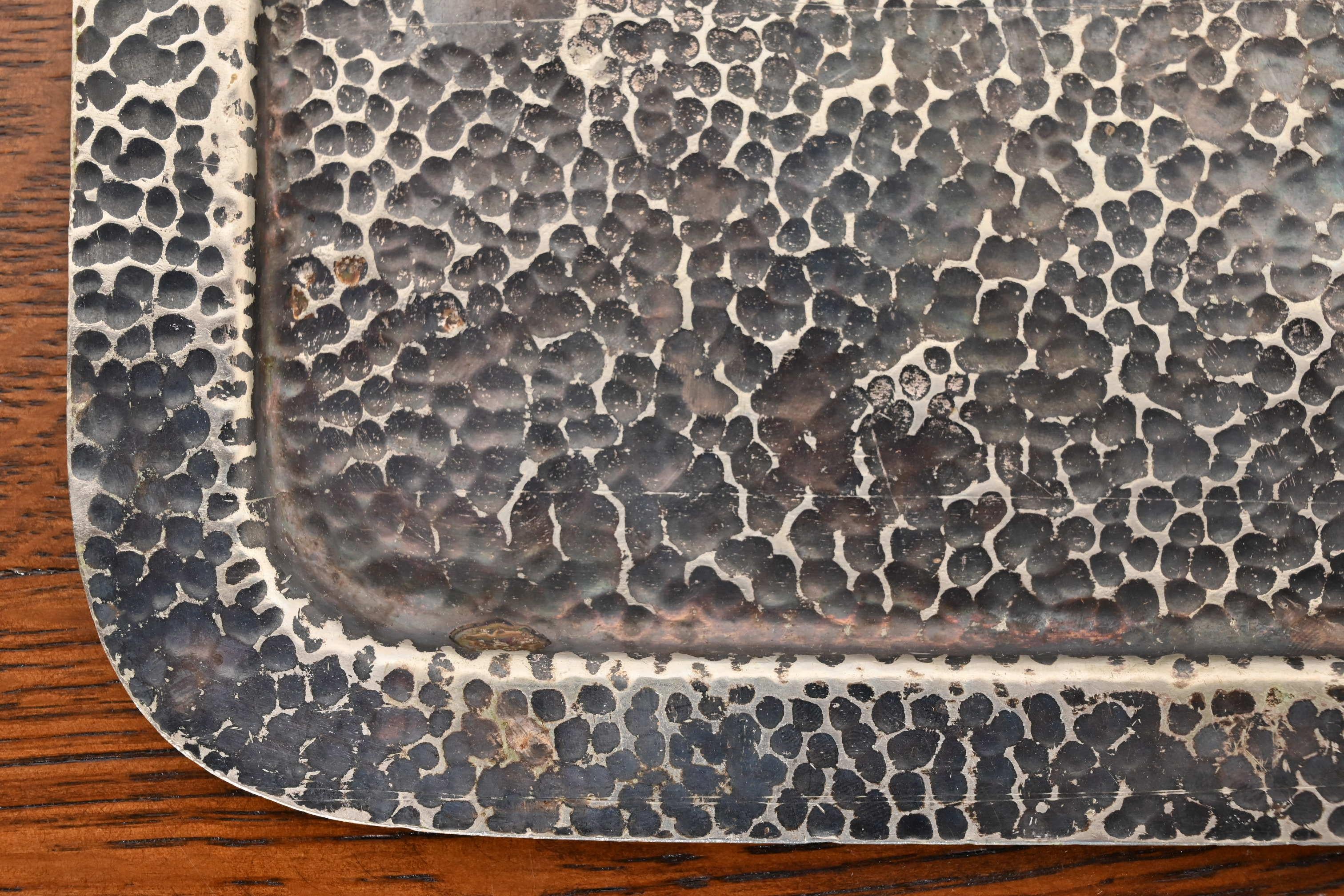 Bandeja para bebidas de plata martillada a mano Joseph Heinrichs Arts and Crafts en venta 1