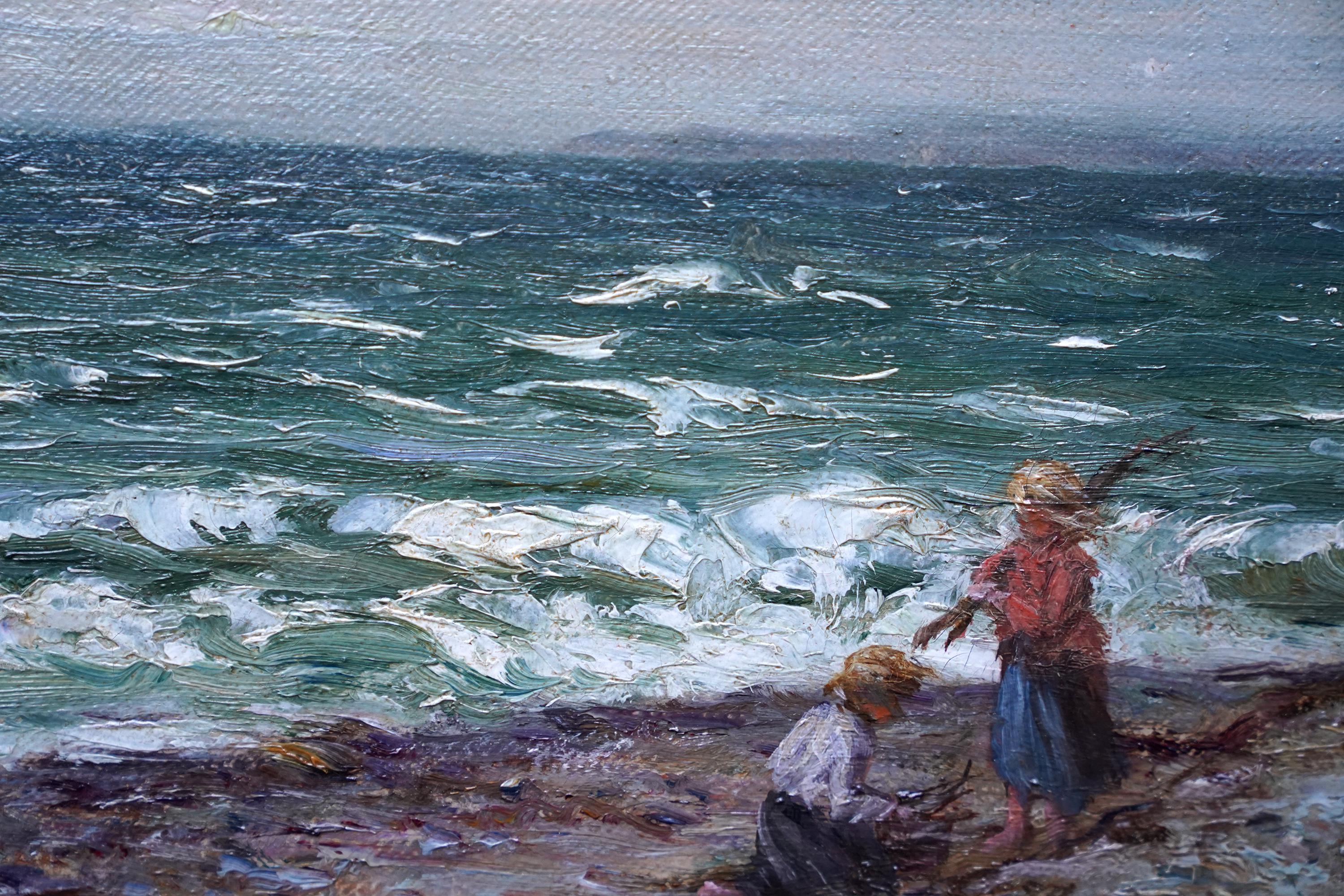 Dieses schöne Ölgemälde des schottischen Impressionismus an der viktorianischen Küste stammt von dem bekannten Künstler Joseph Henderson. Die um 1880 gemalte Komposition zeigt eine Küstenlandschaft mit drei Kindern im Vordergrund, die Treibholz