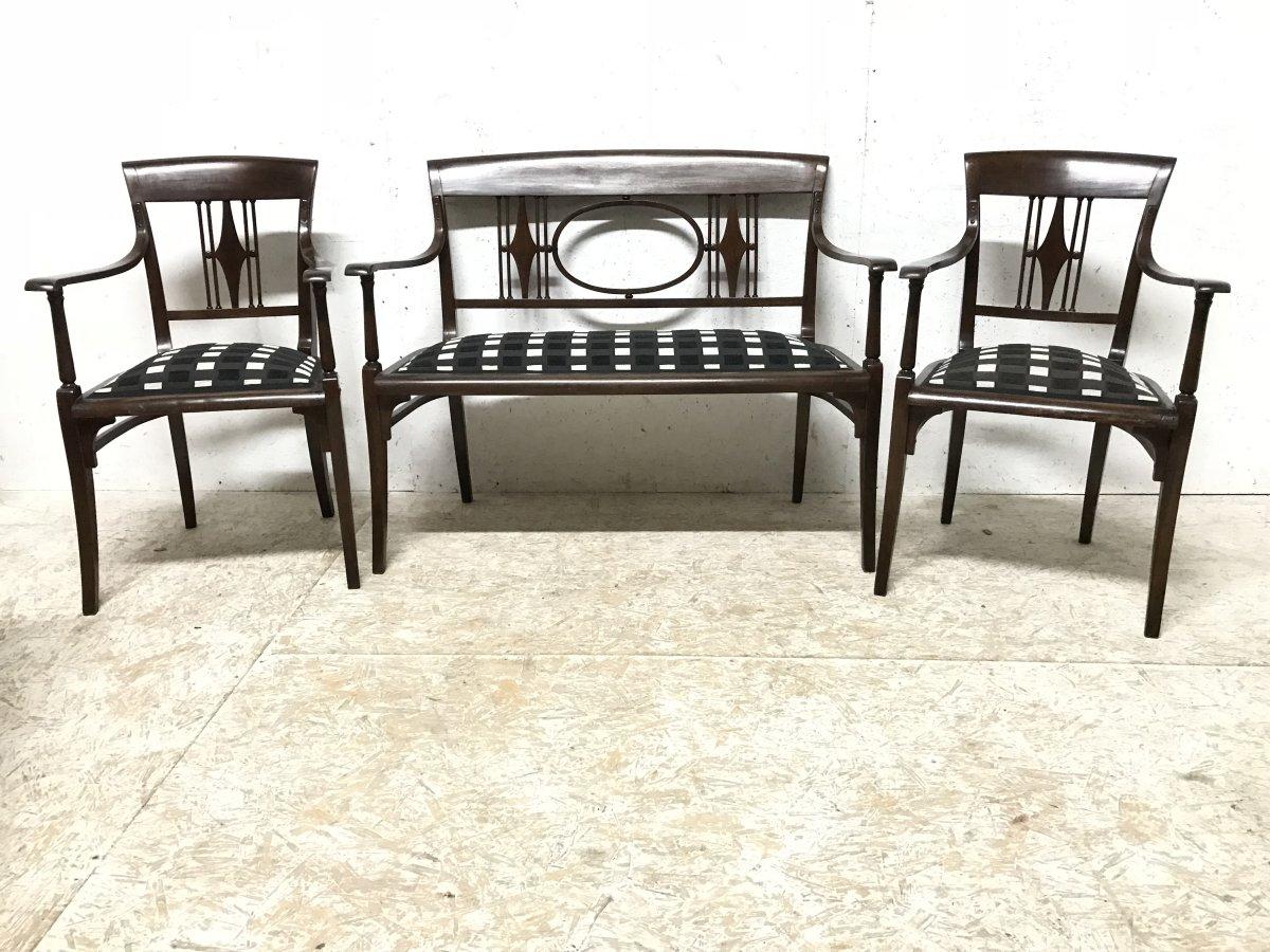 A Secessionist five-piece bentwood salon set, in the style of Joseph Hoffmann professionally reupholstered. 

Dimensions:

Armchair: 
Height 36 1/2
