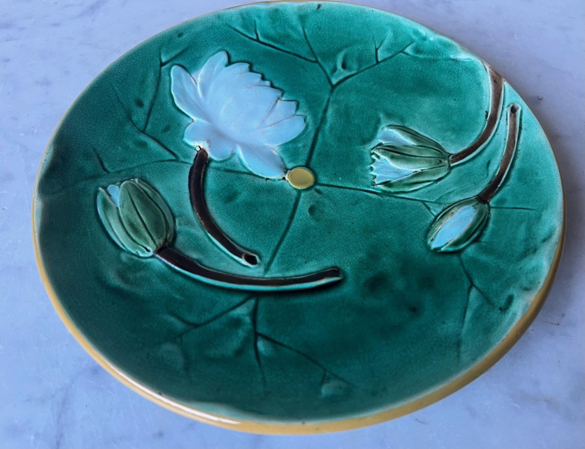 Hand-Painted Joseph Holdcraft Majolica Pond Lily Plate, C. 1885 For Sale