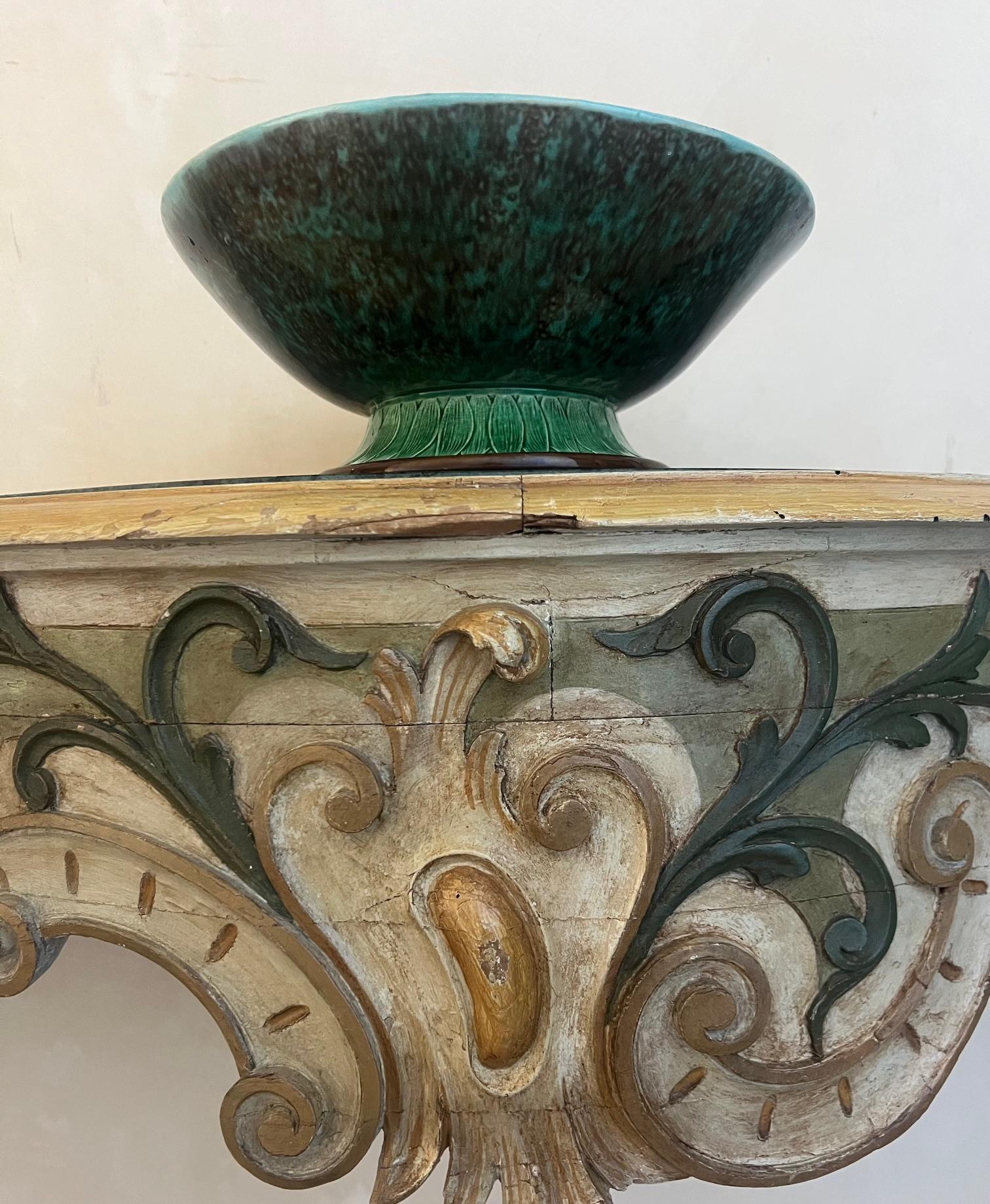 Joseph Holdcroft Bol à nénuphars en majolique sur pied, c.A.I.C. en vente 3