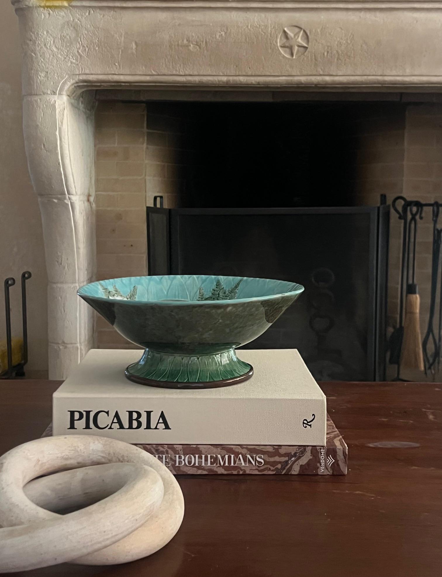 Anglais Joseph Holdcroft Bol à nénuphars en majolique sur pied, c.A.I.C. en vente