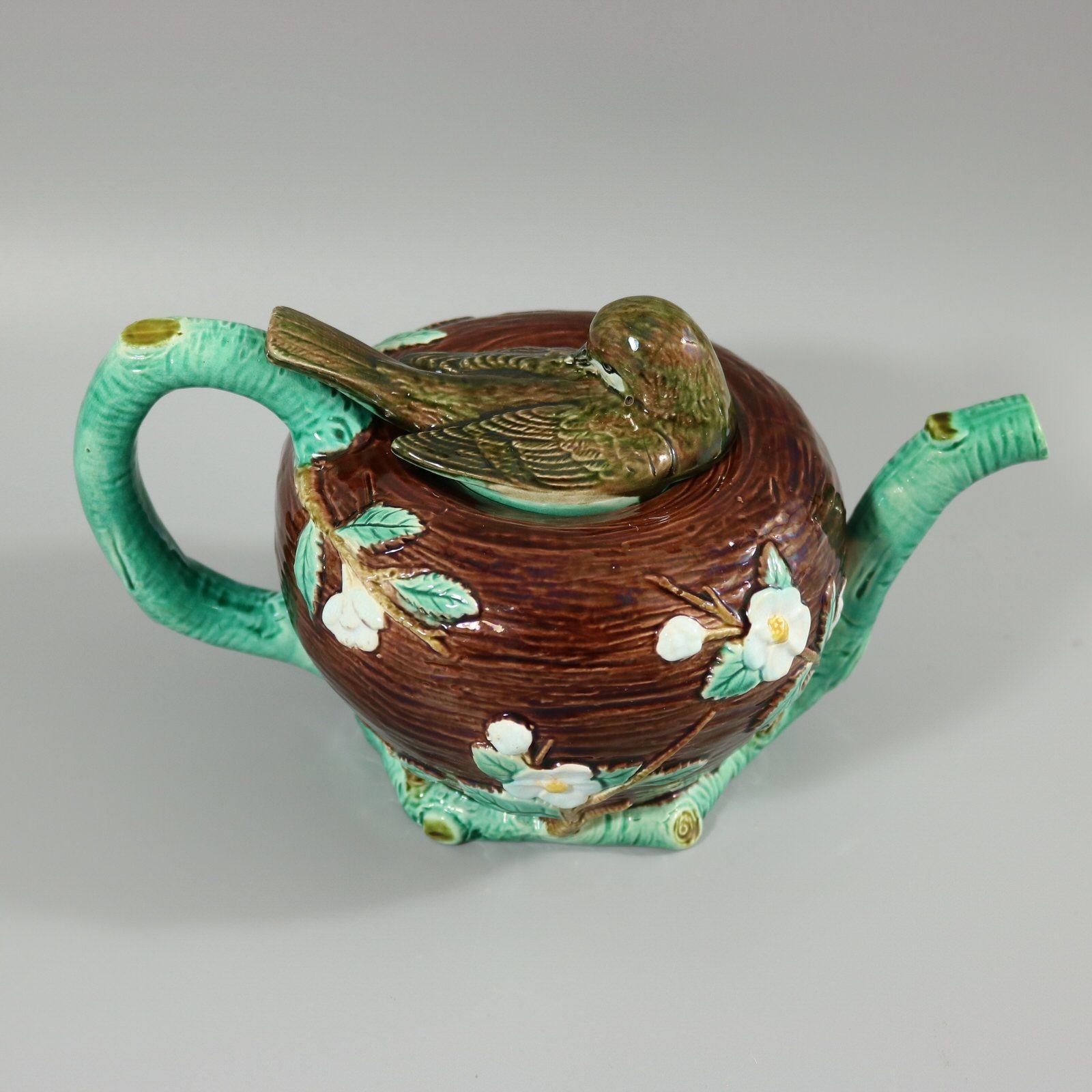 Joseph Holdcroft Majolica Bird on Nest Teapot In Excellent Condition For Sale In Chelmsford, Essex