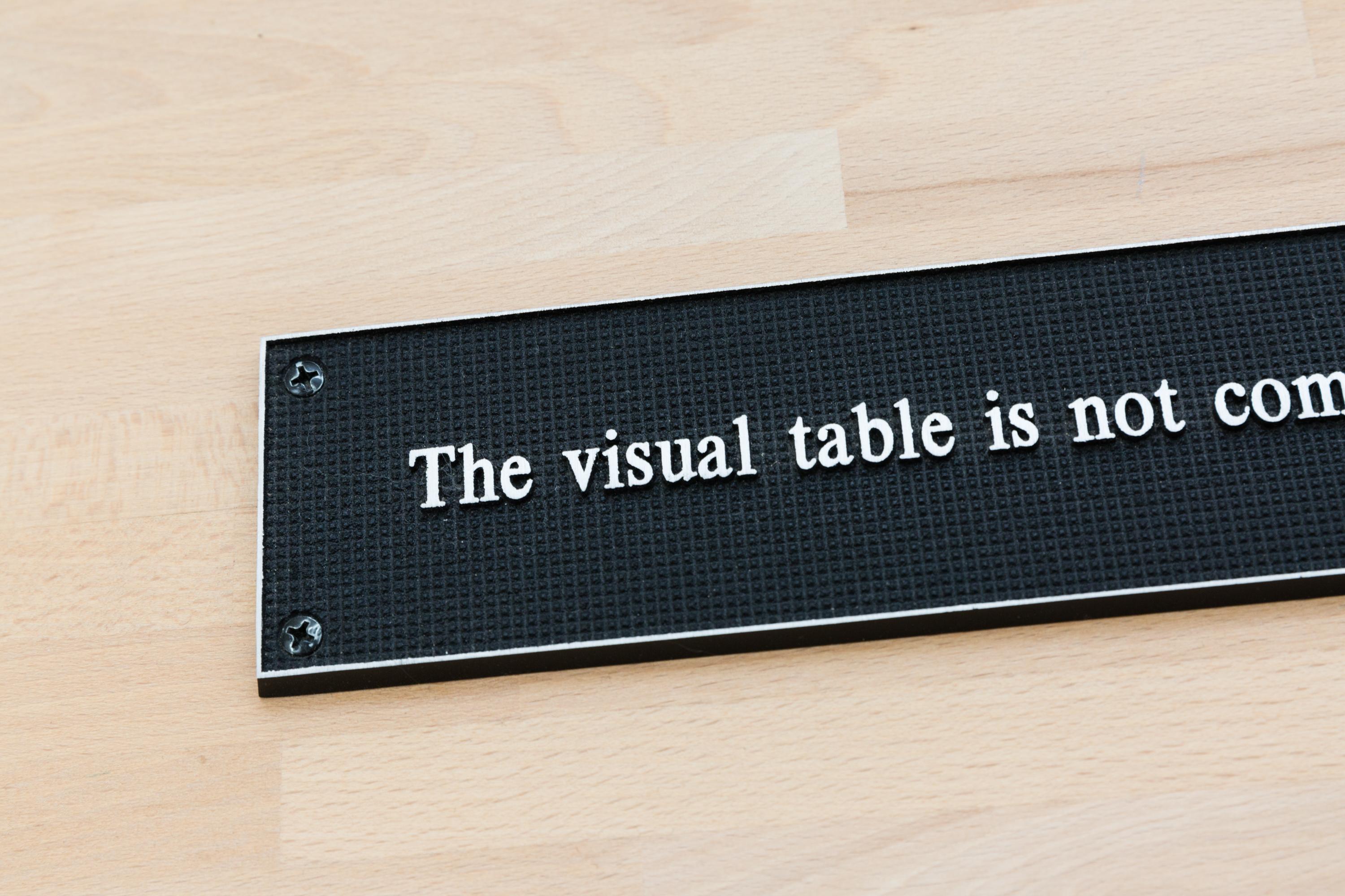 Joseph Kosuth Table (Minimalistisch)