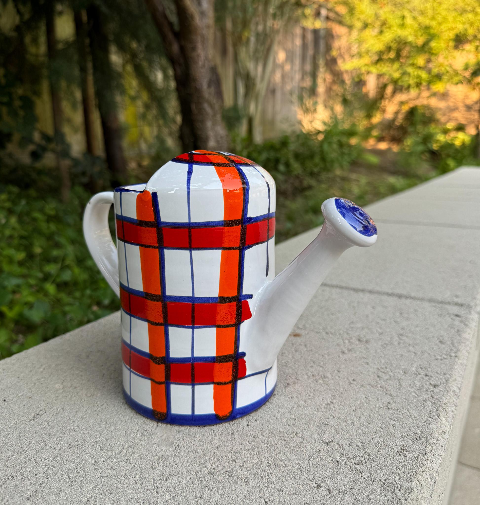 Vaso in ceramica a forma di can per l'acqua di Joseph Magnin, Italia, 1960 circa.  Conserva l'originale I. Magnin and Co. Etichetta.  