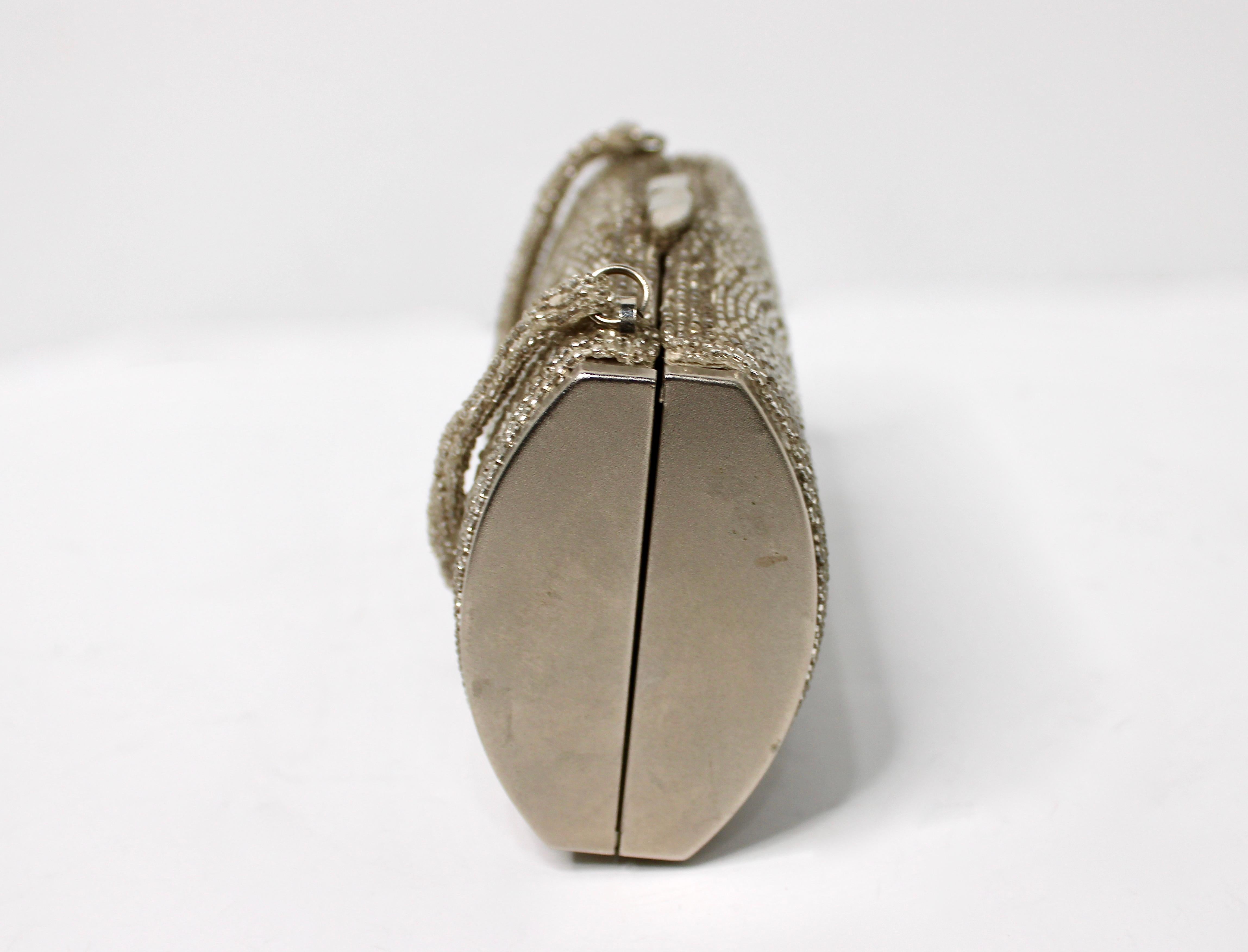 Joseph Magnin Co. Silver-Tone Beaded Cylindrical Mini Evening Bag circa 1960s en venta 1