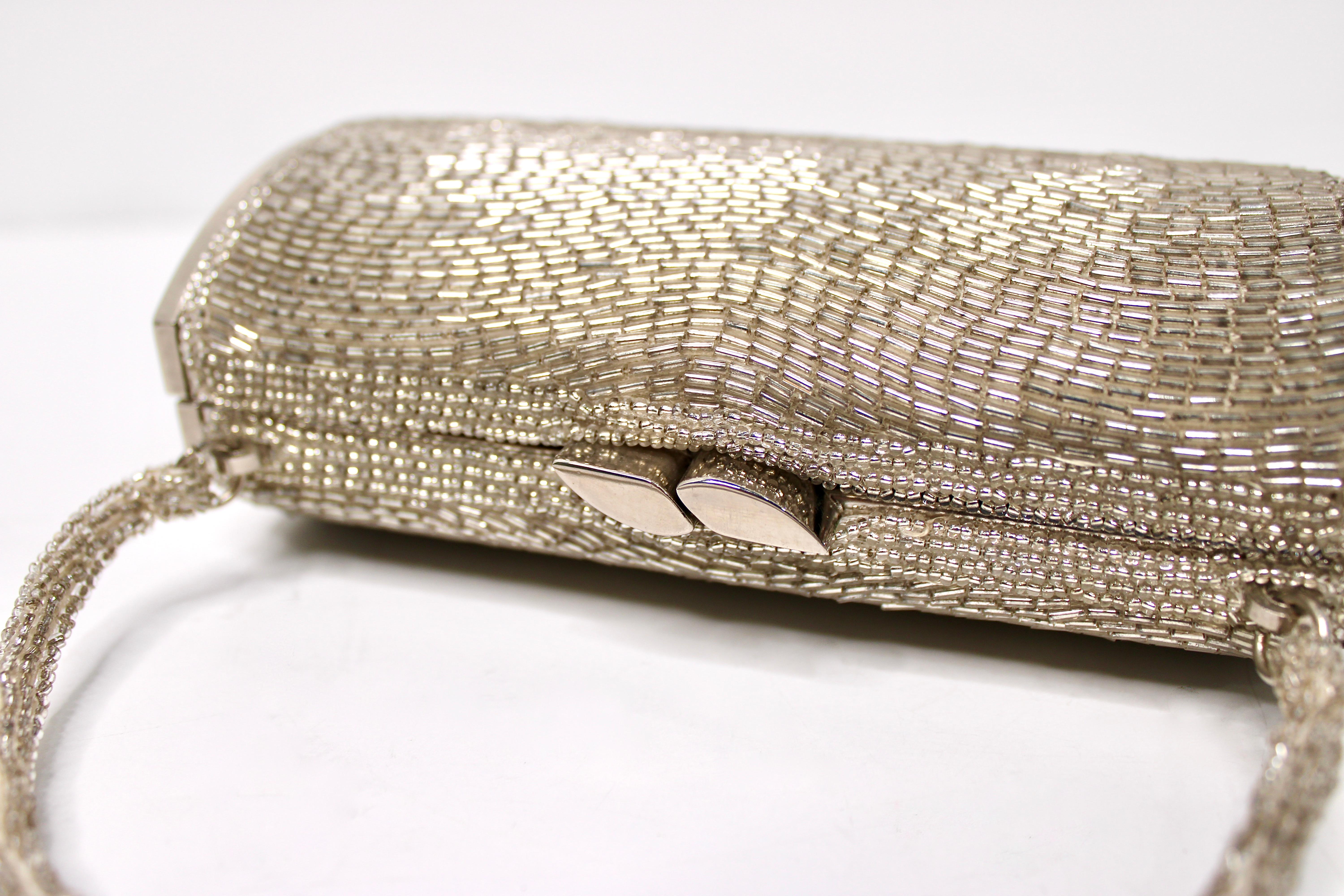 Joseph Magnin Co. Silver-Tone Beaded Cylindrical Mini Evening Bag circa 1960s en venta 2