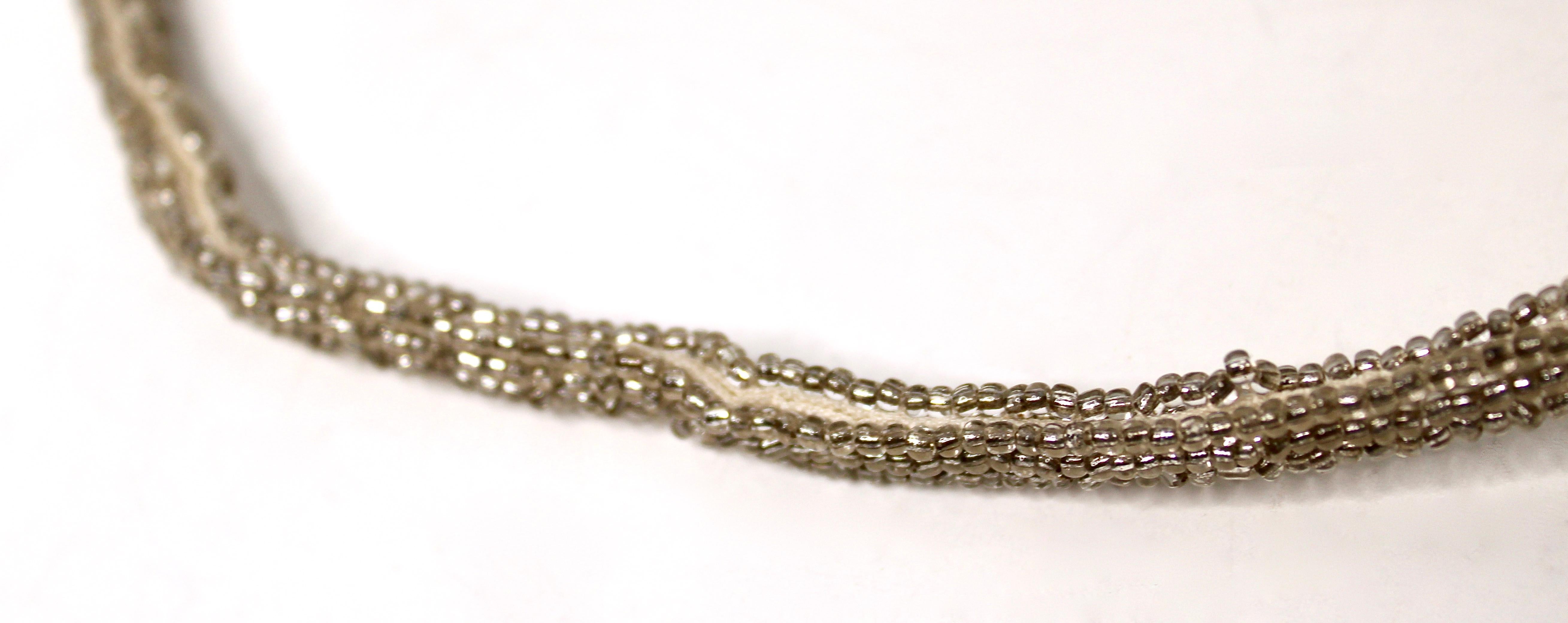 Joseph Magnin Co. Silver-Tone Beaded Cylindrical Mini Evening Bag circa 1960s en venta 3