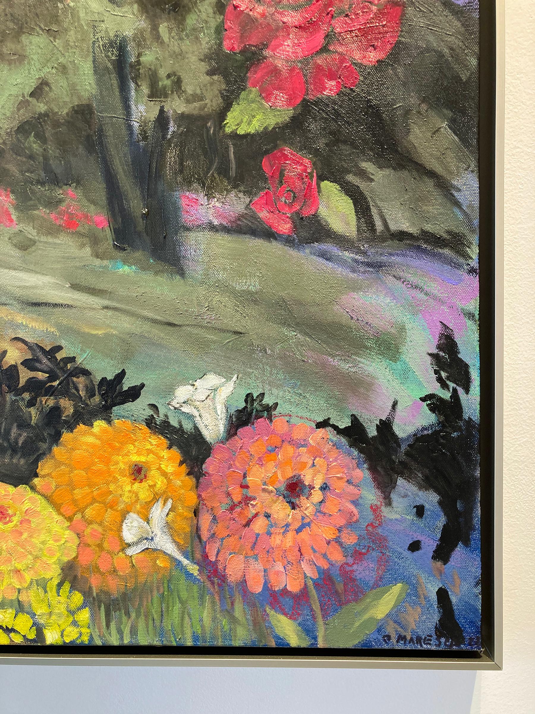 Natura morta moderna, pittura paesaggistica di fiori colorati giustapposti a un paesaggio di campagna gestuale
