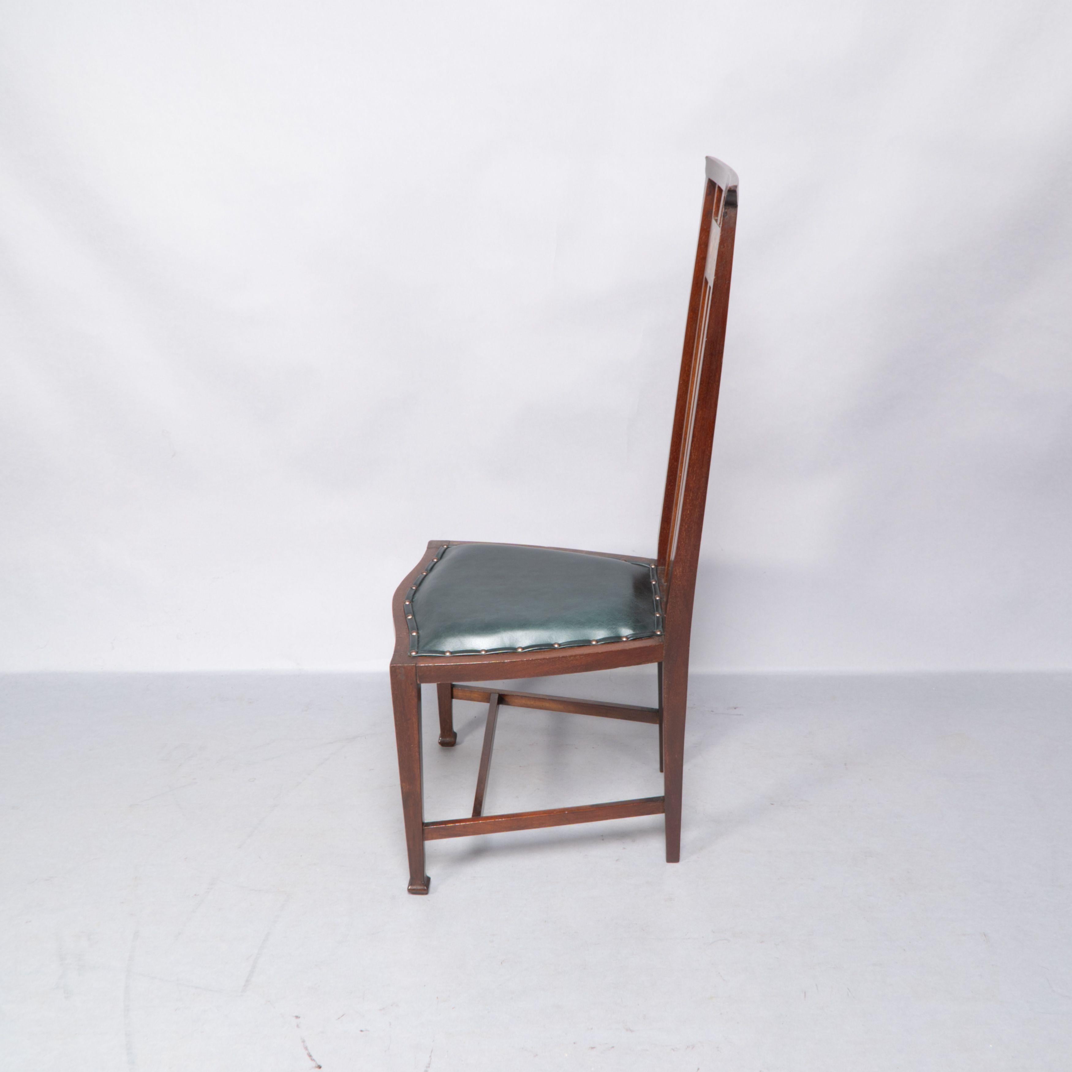 Tchèque Attribué à Joseph Maria Olbrich. Chaise d'appoint en marqueterie Art Nouveau. en vente
