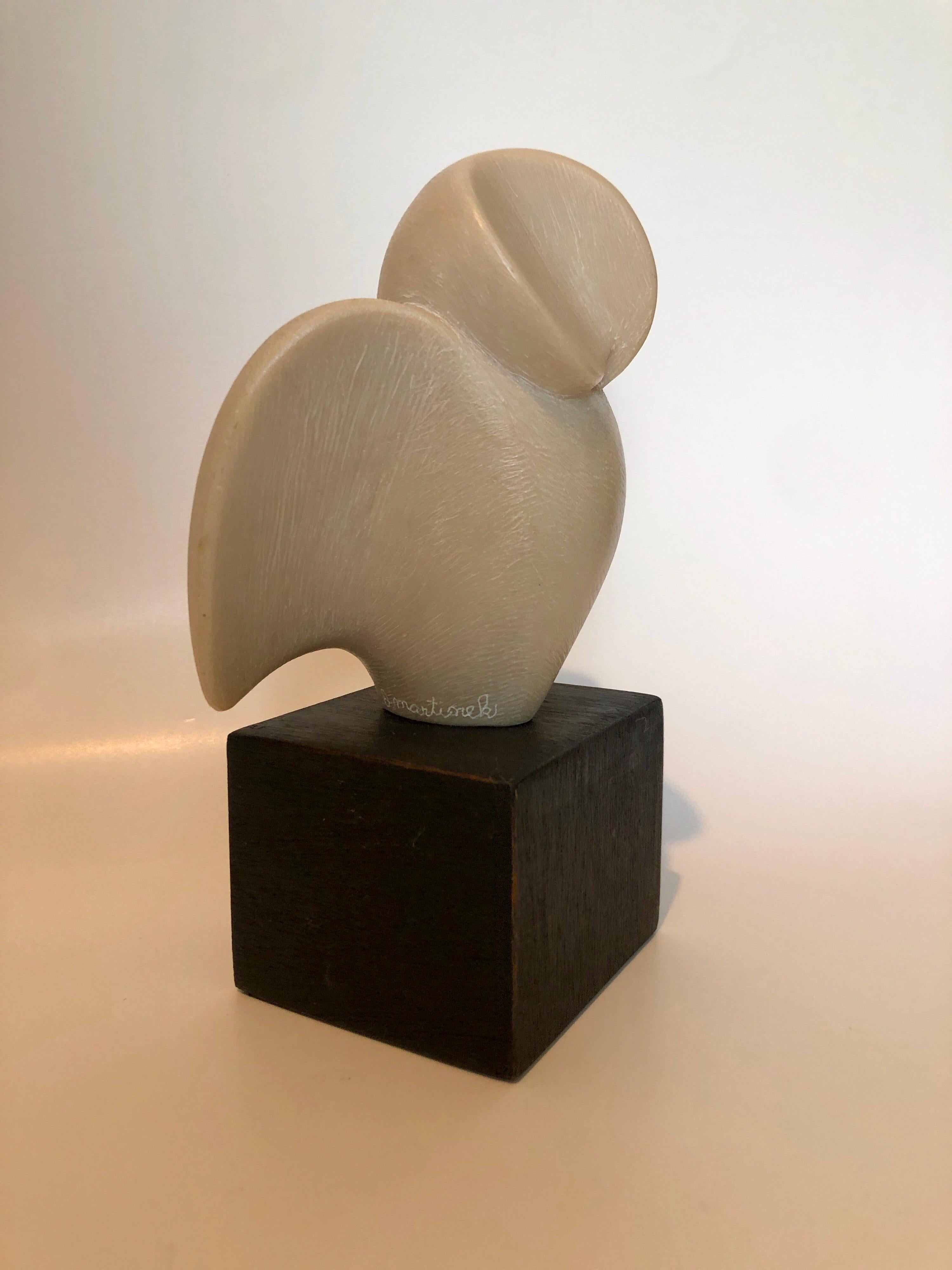 Escultura Art Decó checa tallada en resina natural Cubista Búho Pájaro Joseph Martinek en venta 5