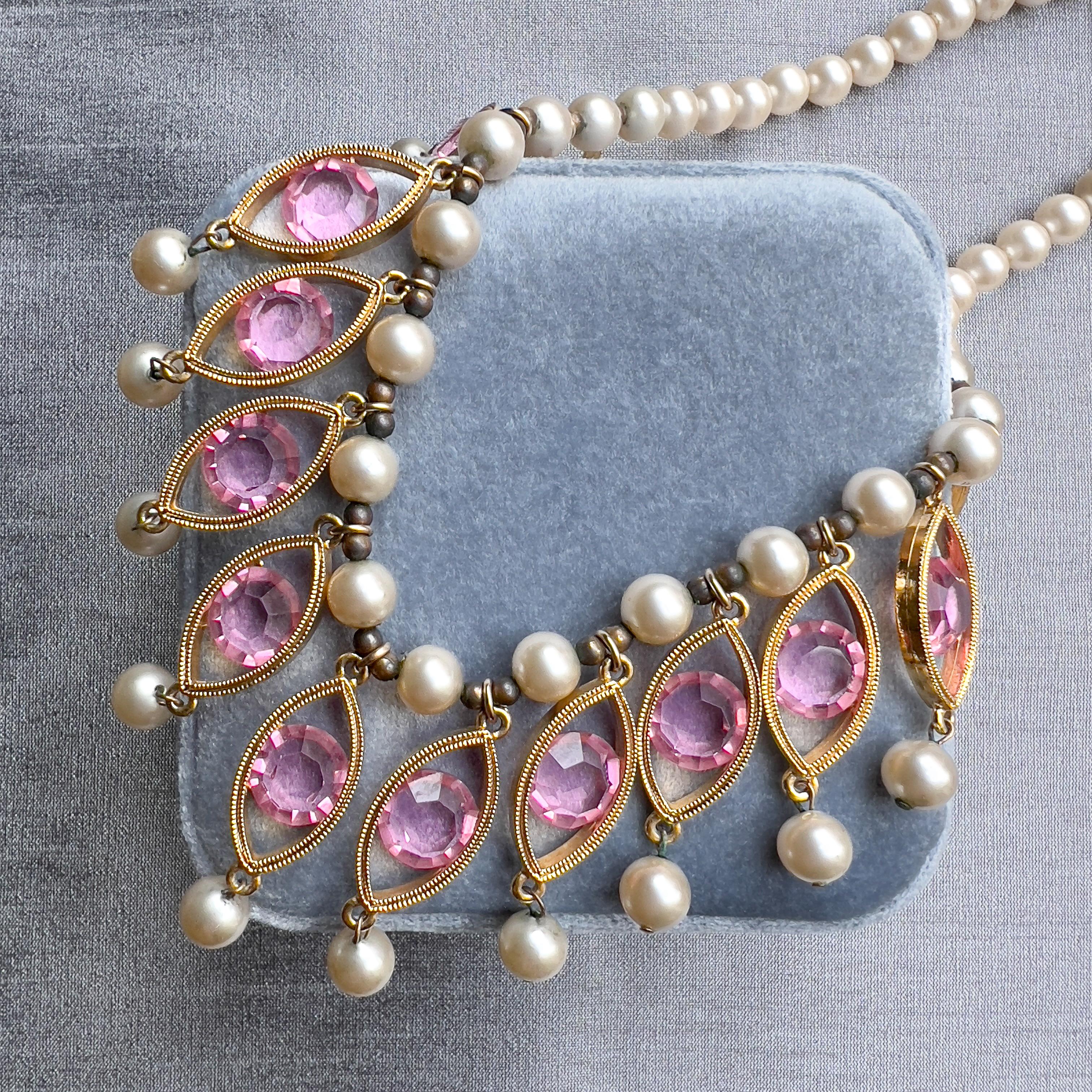 Joseph Mazer (Jomaz) Mid-Century Faux Pearl and Pink Glass Vintage Necklace In Good Condition In Skelmersdale, GB
