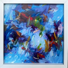 Quadro astratto incorniciato con figure che danzano in un paesaggio, con blu: "Kimono".