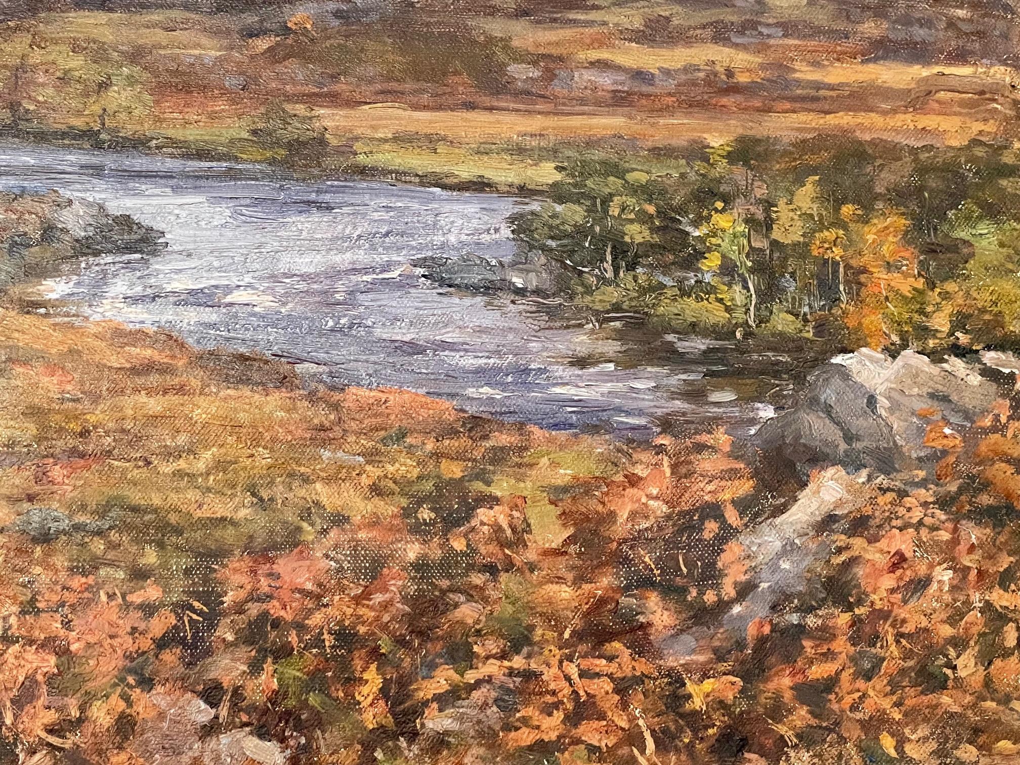 Scène de rivière automnale de l'artiste écossais Joseph Morris Henderson (1863-1936), est une belle peinture à l'huile originale sur toile. L'artiste est originaire de Glasgow et est resté en Écosse pour peindre les paysages de rivières, de