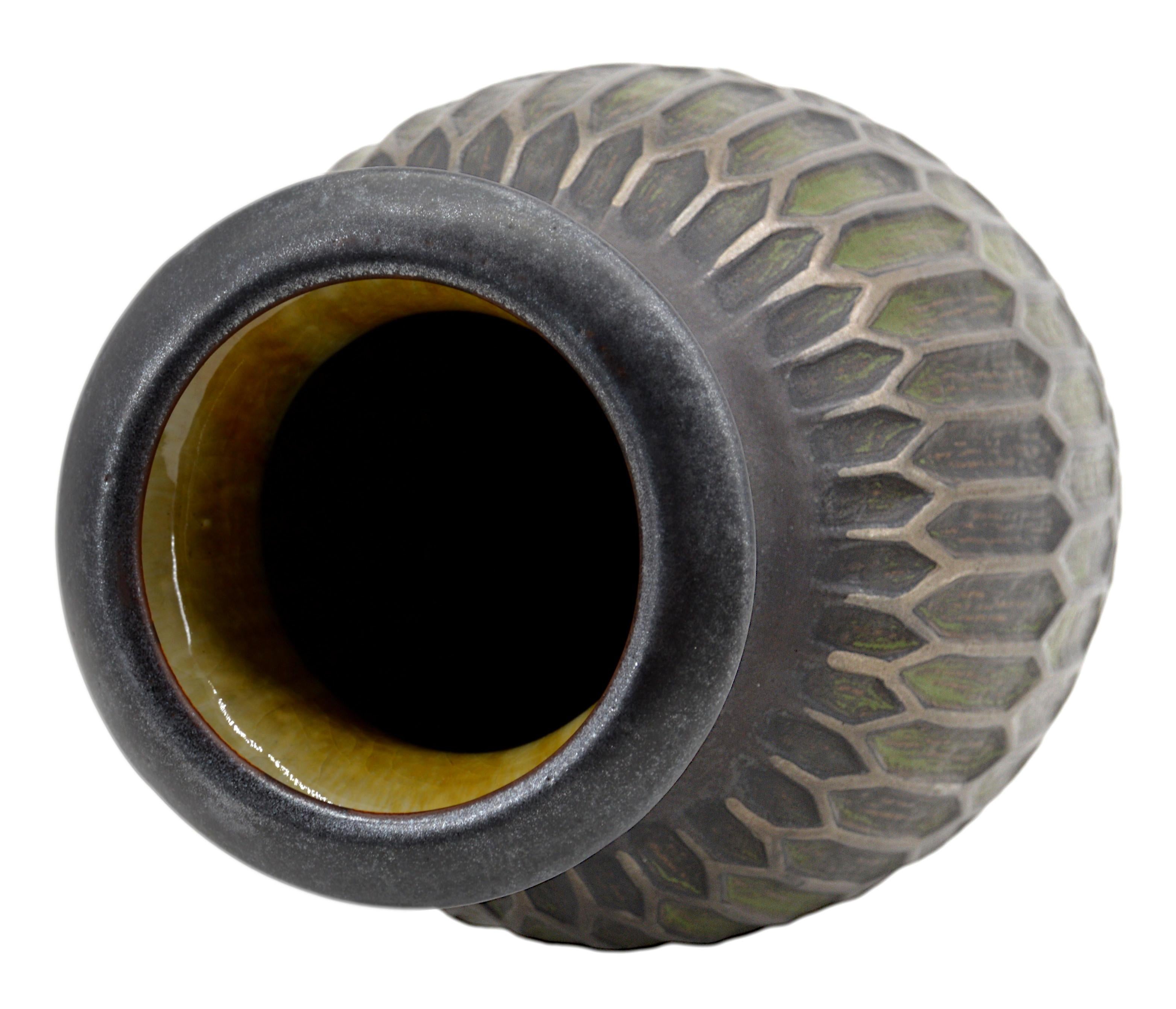 Francese Joseph Mougin Vaso Art Deco francese, Nido d'ape, Nancy 1920 in vendita