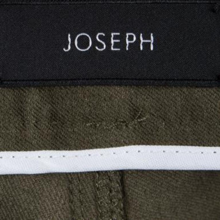 Joseph Olivgrüne Stretch-Denim-Hose mit Stiefelschliff L im Zustand „Hervorragend“ im Angebot in Dubai, Al Qouz 2