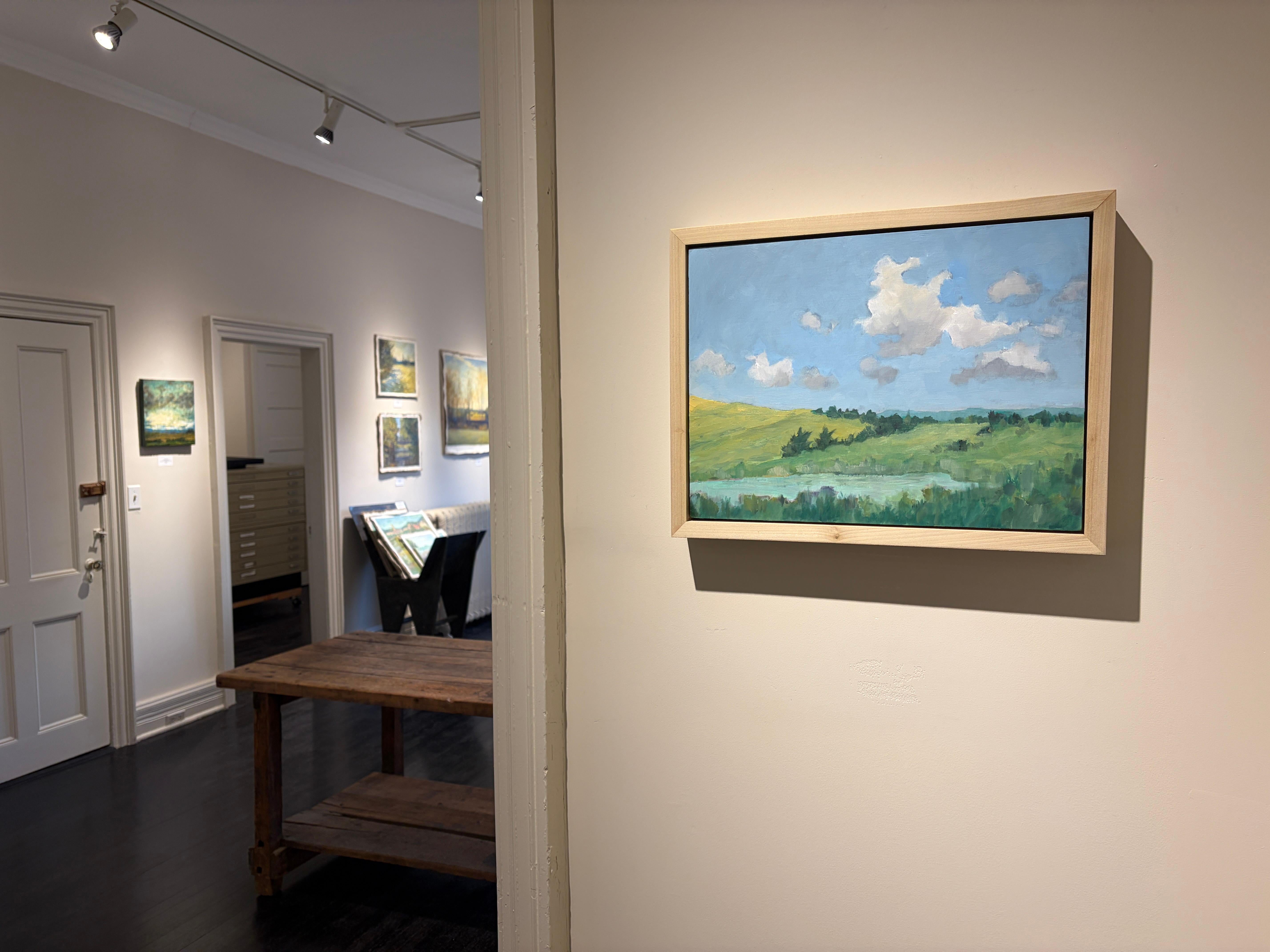 Étang à Whiting (peinture de paysage à l'huile en plein air avec nuages blancs) - Bleu Landscape Painting par Joseph Rapp