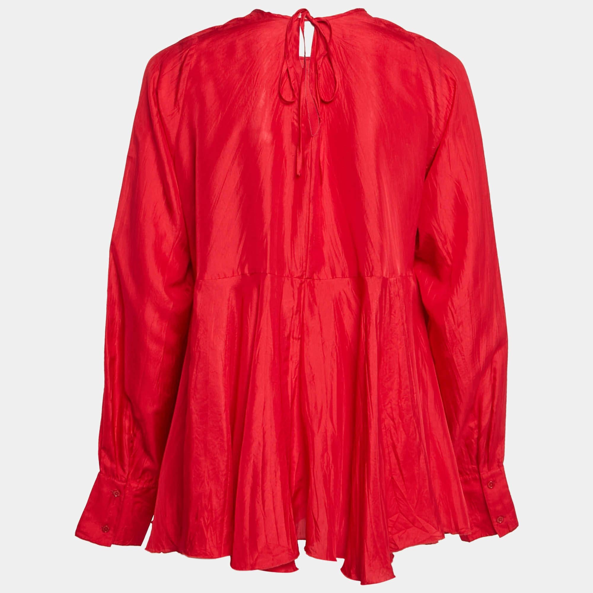 Complement your elegance with a lovely blouse like this one. With its pretty design and prime quality fabric  this blouse is the best pick to look sophisticated and poised.