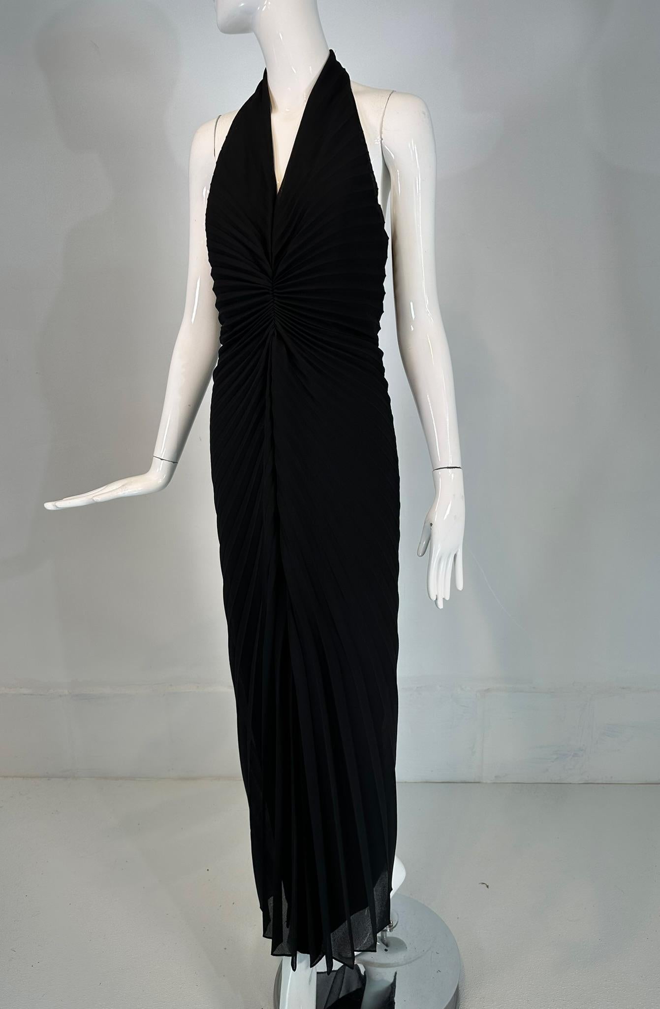 Joseph Ribkoff Black Crepe Plunge V Neckline Sunburst Pleat Halter Neck Dress 6 For Sale 7