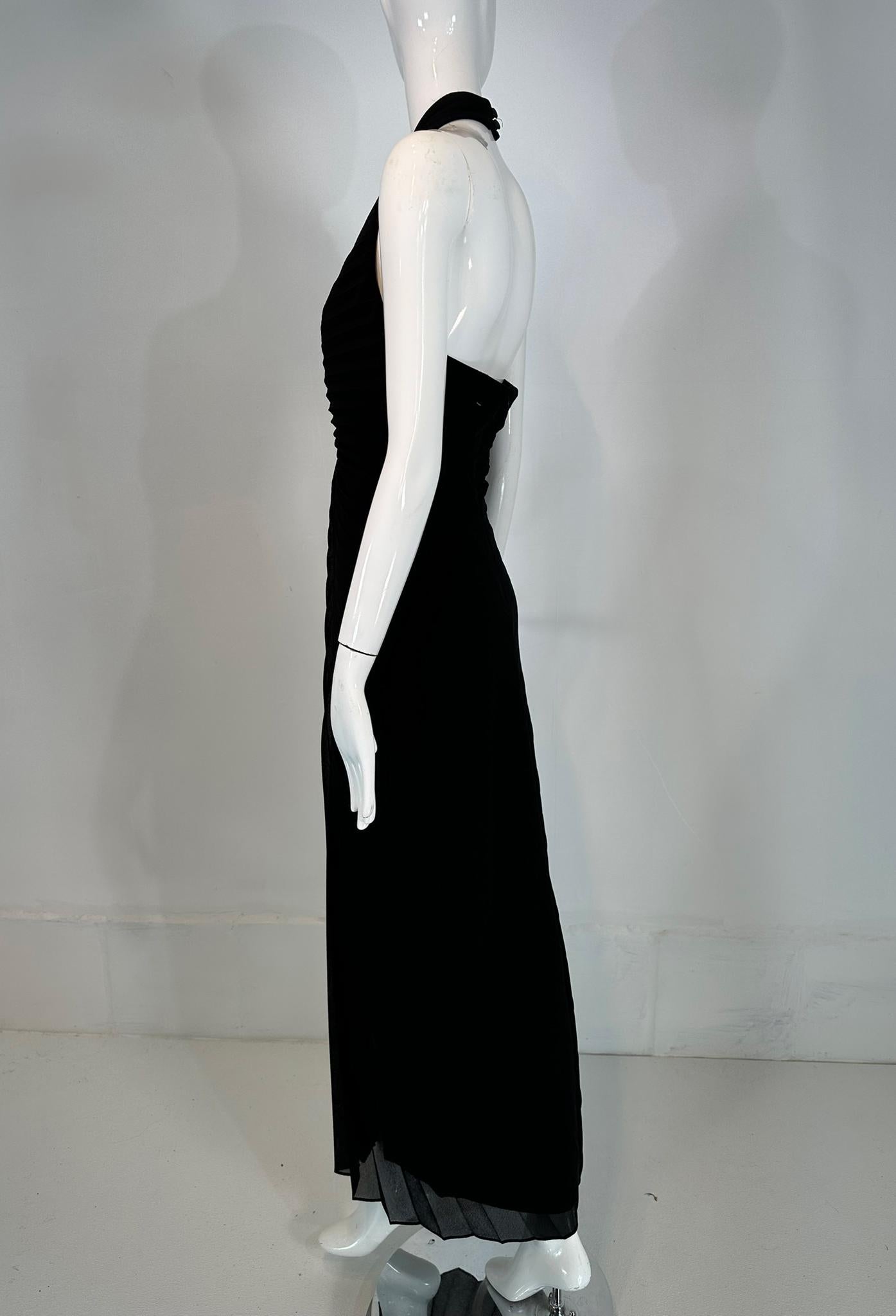Joseph Ribkoff Black Crepe Plunge V Neckline Sunburst Pleat Halter Neck Dress 6 For Sale 4
