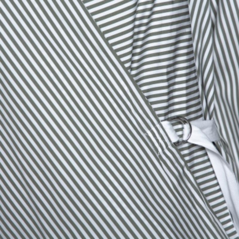 Questo top di Joseph è elegante e alla moda. Progettato con uno stile avvolgente, è realizzato in puro cotone. È disponibile in un'incantevole tonalità di verde salvia e presenta un motivo a righe. Ha le maniche lunghe e una silhouette elegante.