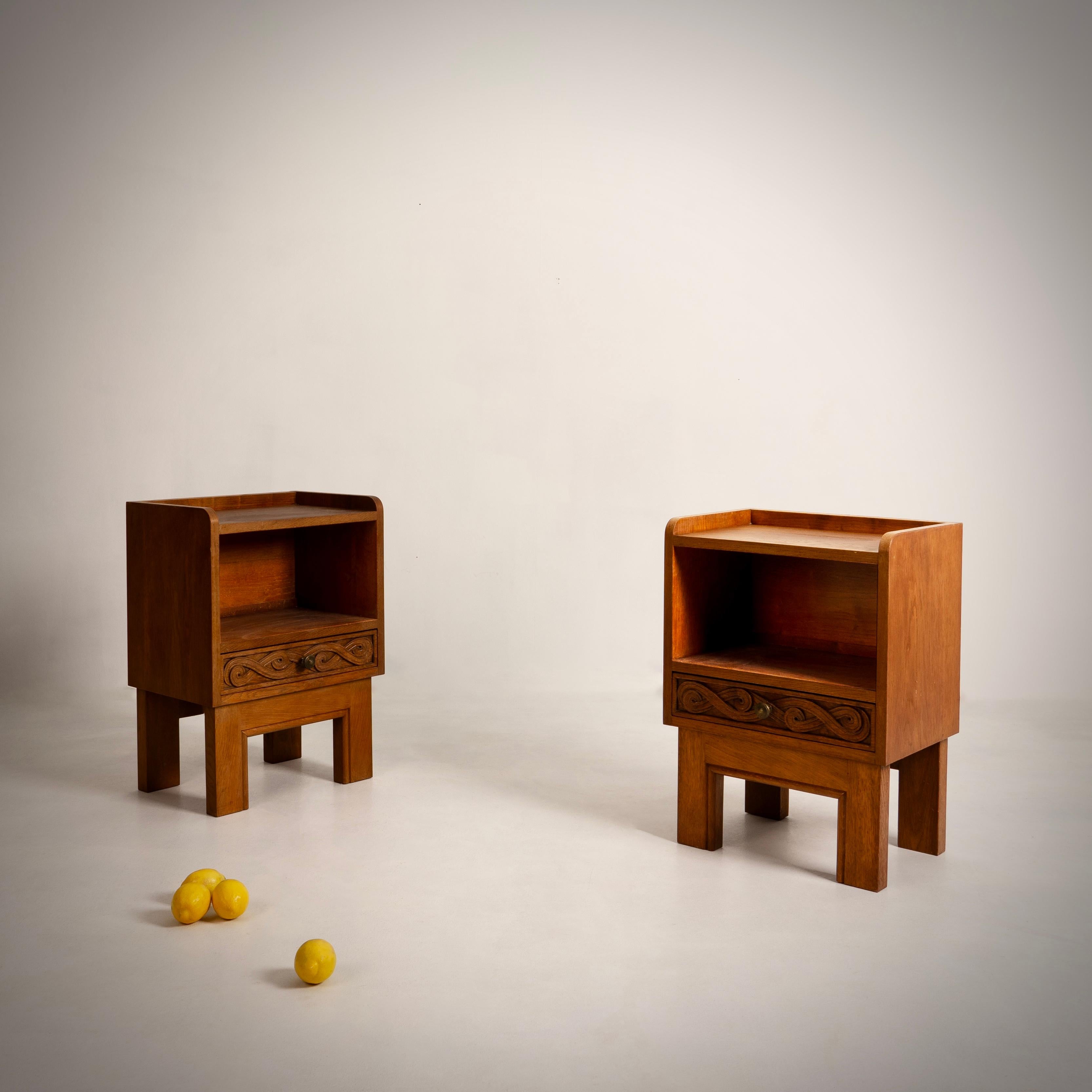 JOSEPH SAVINA (1901-1983)
Pair of bedside tables
Joseph Savina, manufacturer, Brittany, circa 1950 Stained oak, molded and carved
Height: 60 cm x Width: 44 cm x Depth: 30 cm
Literature:
Joseph Savina, art and craft: Furniture, sculptures - Le