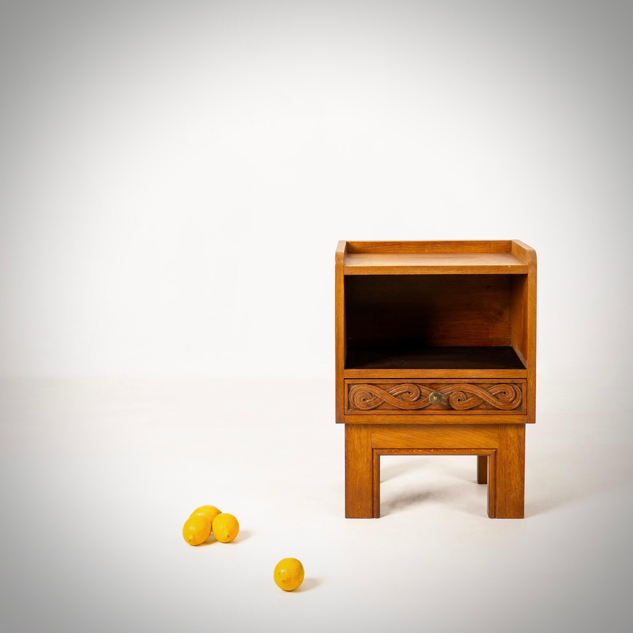 French Joseph Savina pair of bedsides tables, oak, Britany, circa 1940 For Sale