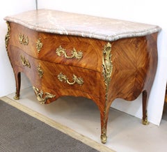 Joseph Schmitz Commode Louis XV du XVIIIe siècle français avec placage de bois de roi