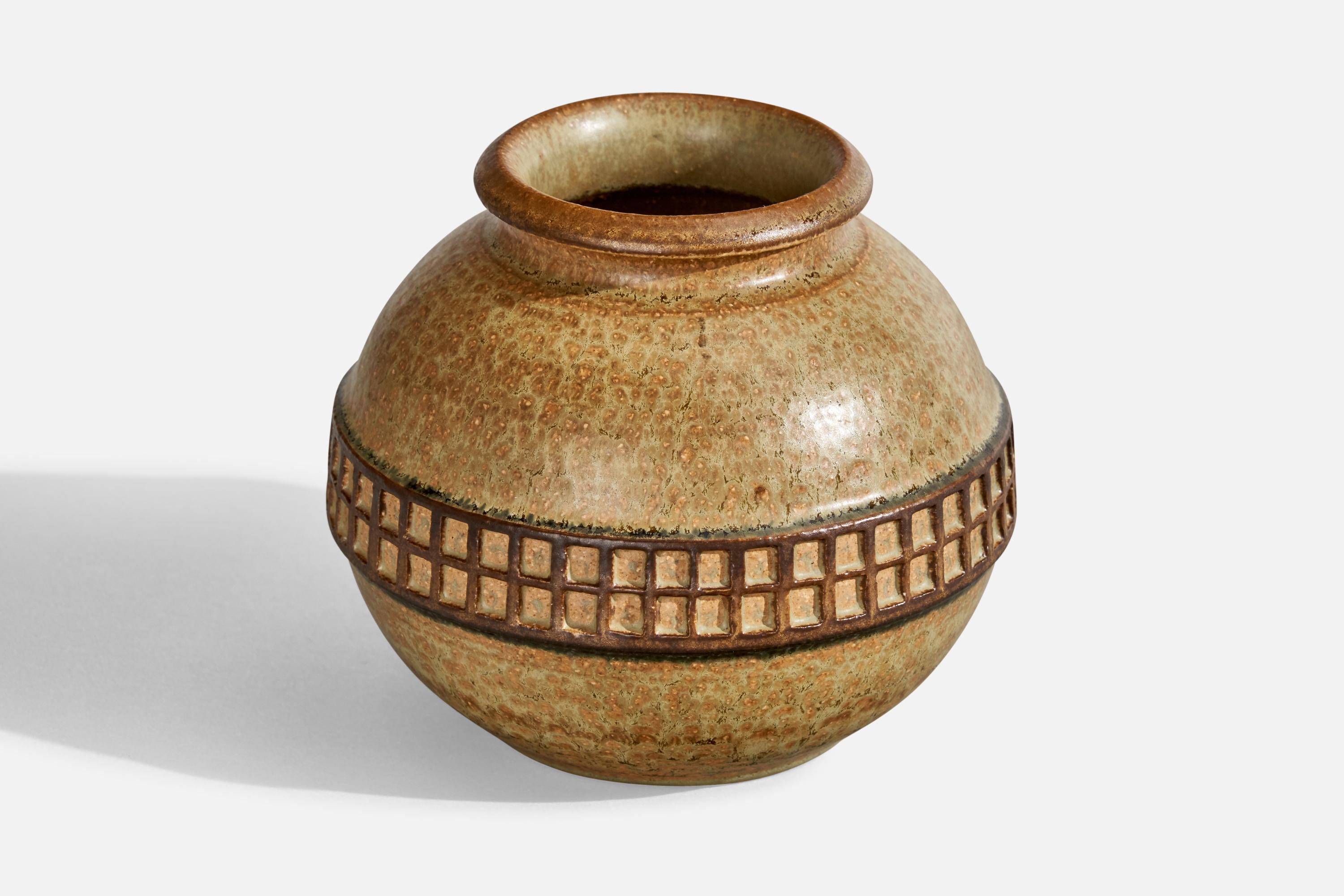 Vaso in gres progettato da Joseph Simon e prodotto da Söholm, Danimarca, anni '60.

