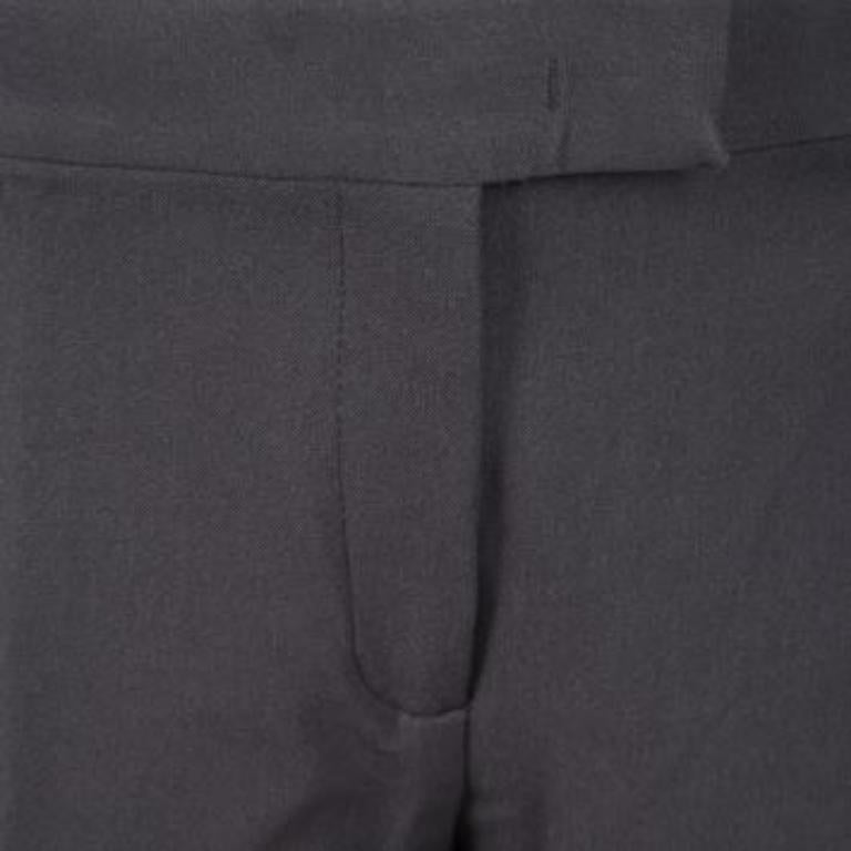 These trousers from Joseph are so well-tailored, you'll love flaunting them everywhere. It is made of quality fabrics and features a fine structure, front fastening, and a slate grey shade. It will look fabulous with collar shirts and pumps.