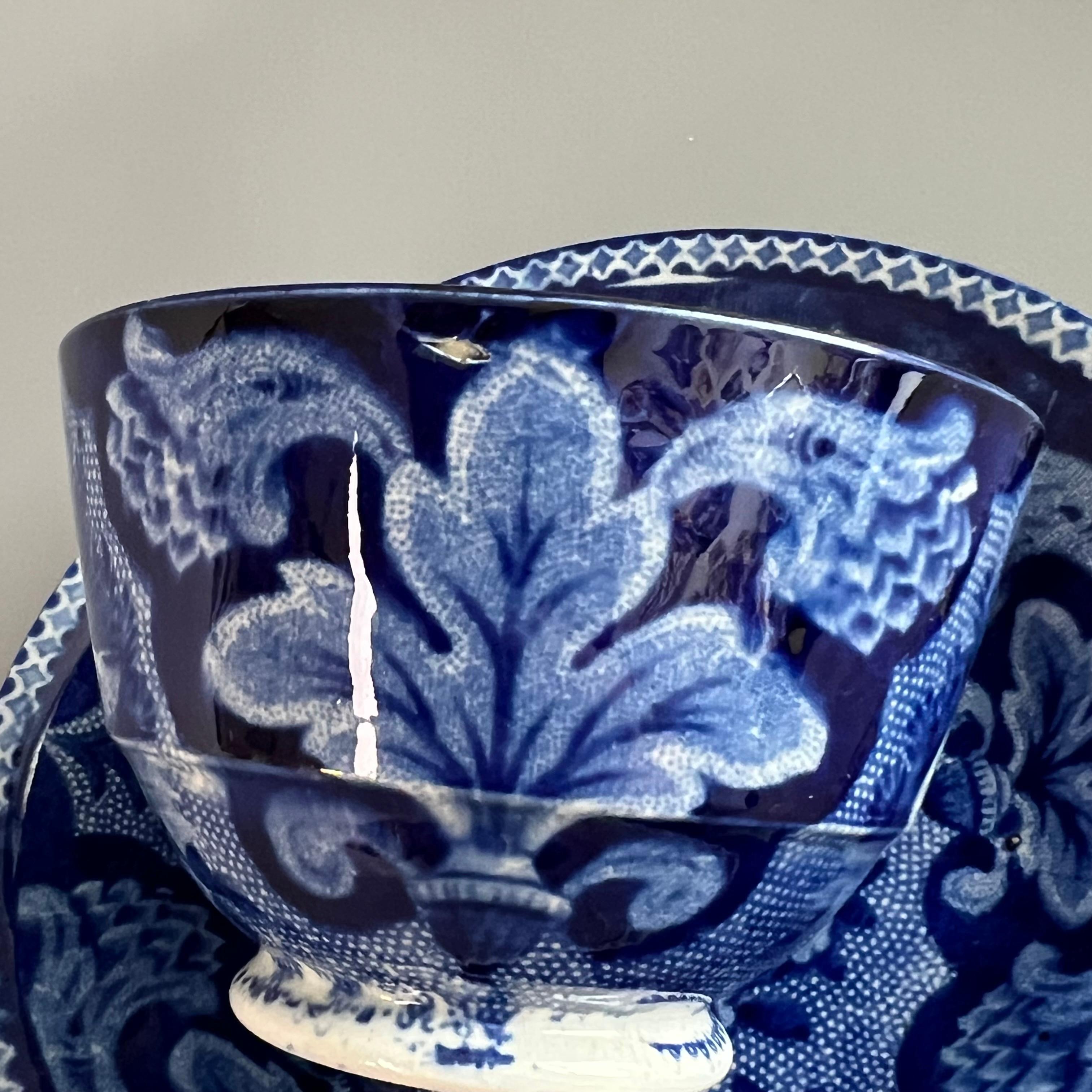 Joseph Stubbs Pearlware Tea bowl, Blue and White with Swans, Regency, circa 1825 In Good Condition For Sale In London, GB